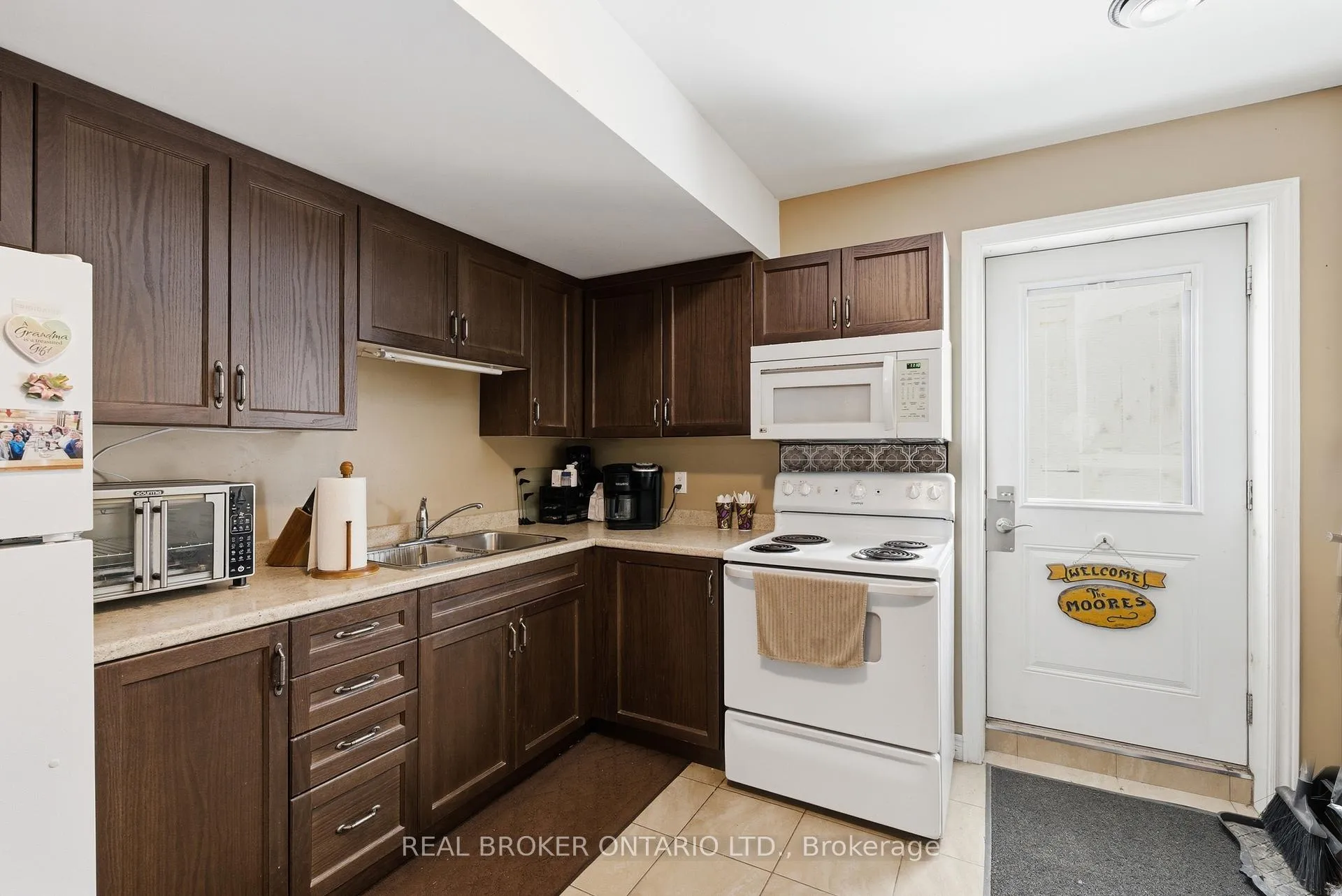 Photo 14 of 446 Scholfield Avenue N, Welland, Welland Downtown — HOMEH