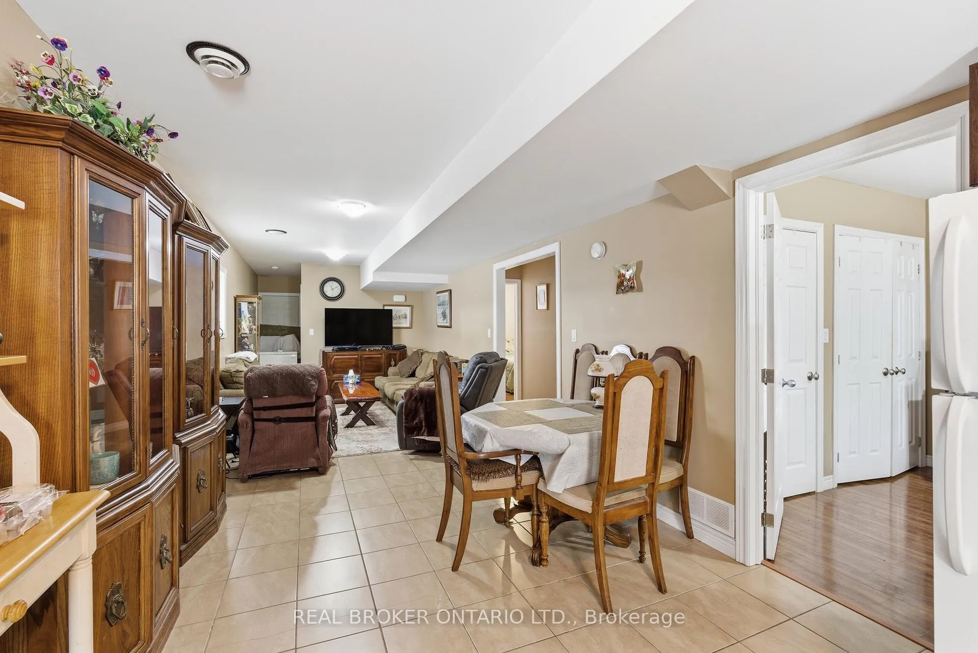 Photo 15 of 446 Scholfield Avenue N, Welland, Welland Downtown — HOMEH