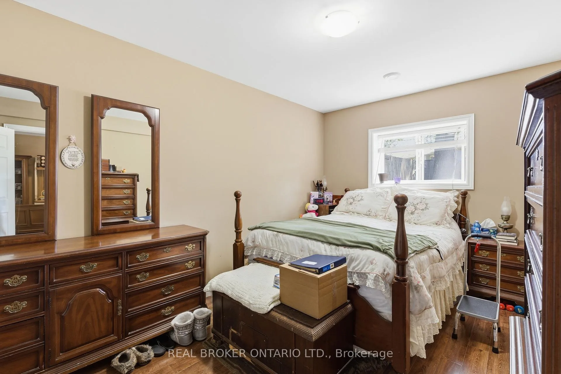 Photo 16 of 446 Scholfield Avenue N, Welland, Welland Downtown — HOMEH