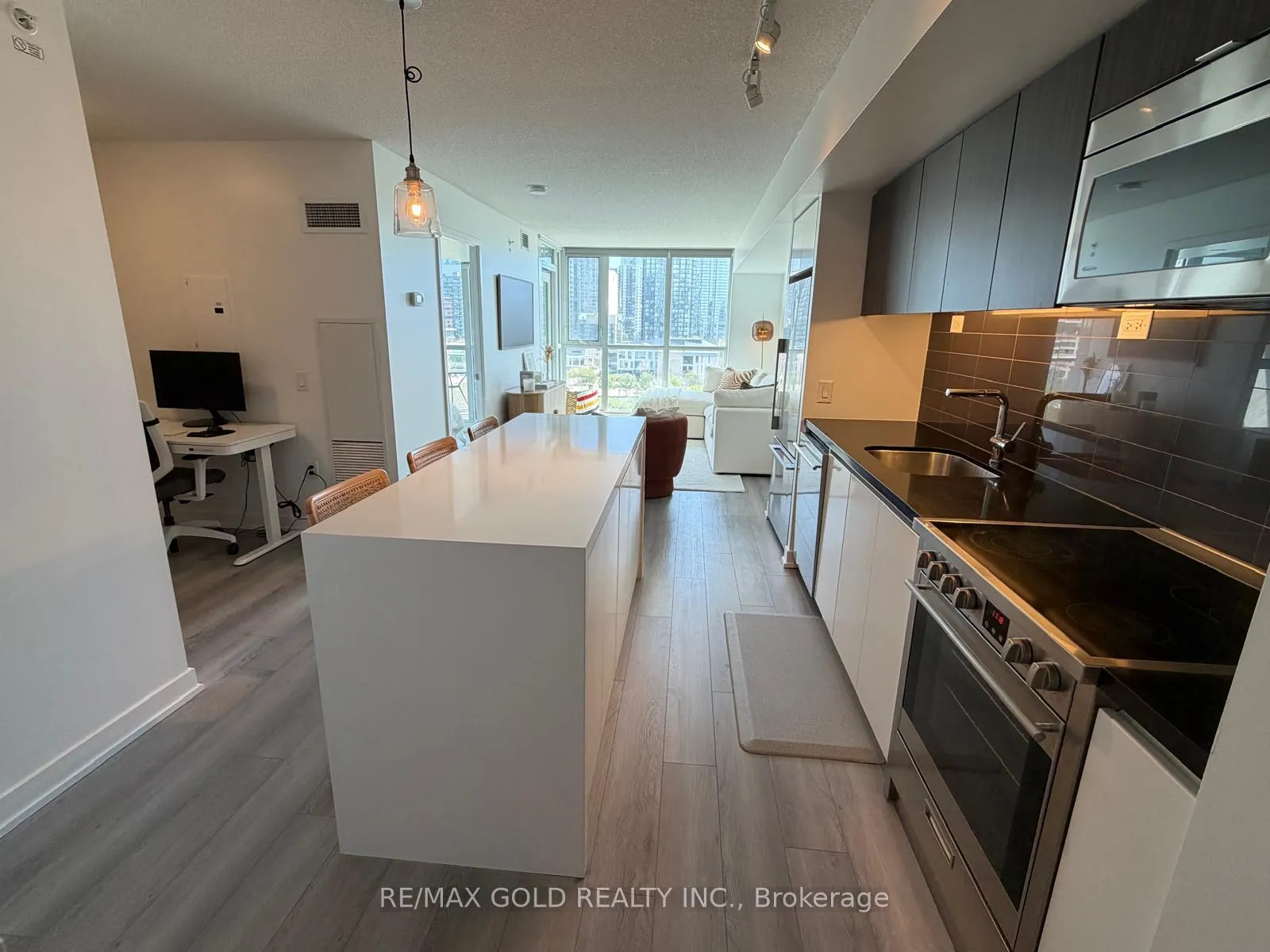 Photo 3 of Unit 1006, 75 Queens Wharf Road, Toronto, Waterfront Communities — HOMEH