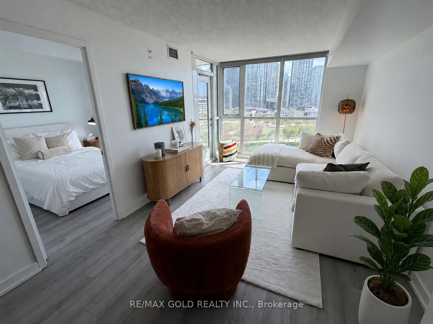 Photo 6 of Unit 1006, 75 Queens Wharf Road, Toronto, Waterfront Communities — HOMEH