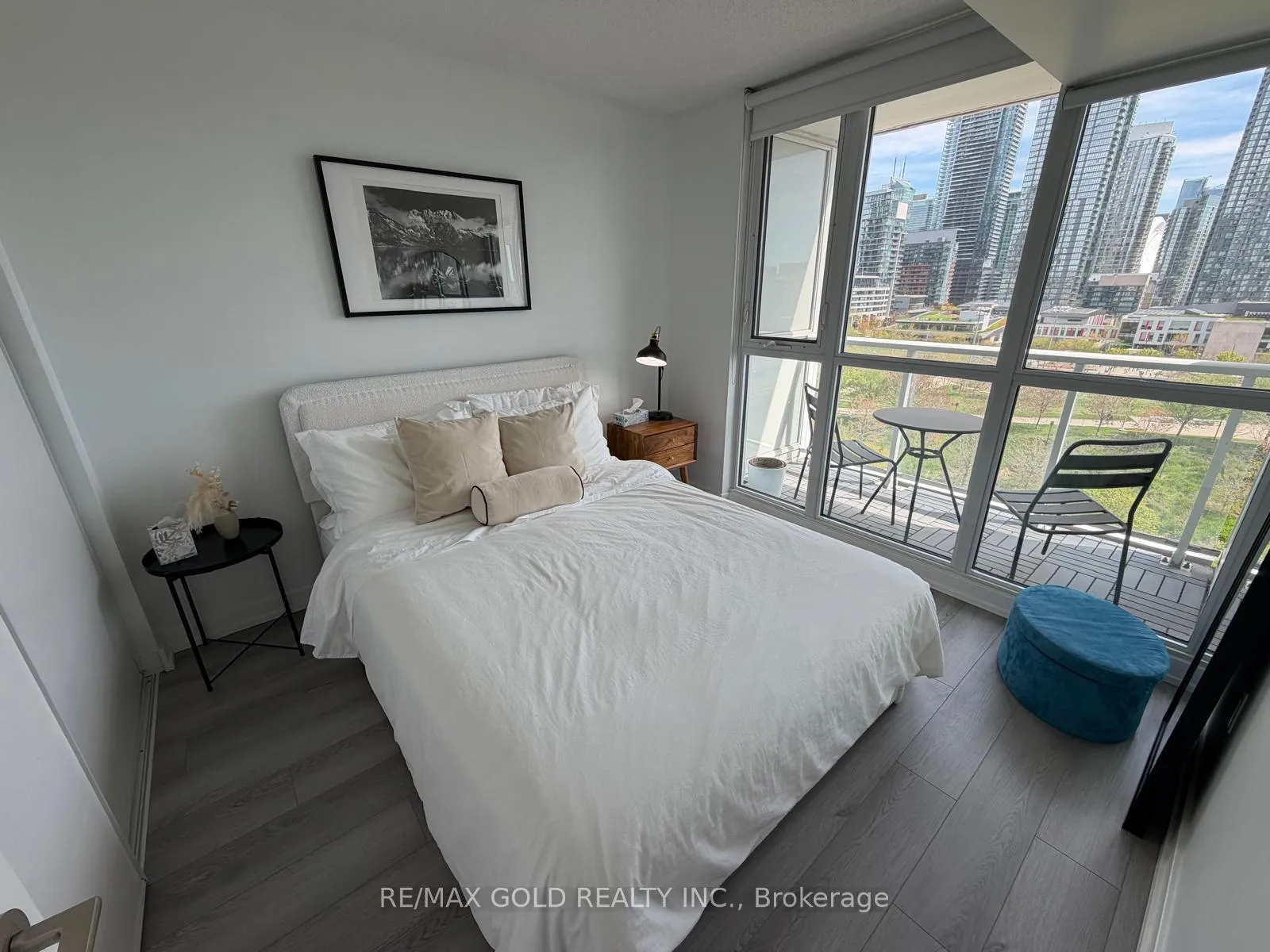 Photo 10 of Unit 1006, 75 Queens Wharf Road, Toronto, Waterfront Communities — HOMEH