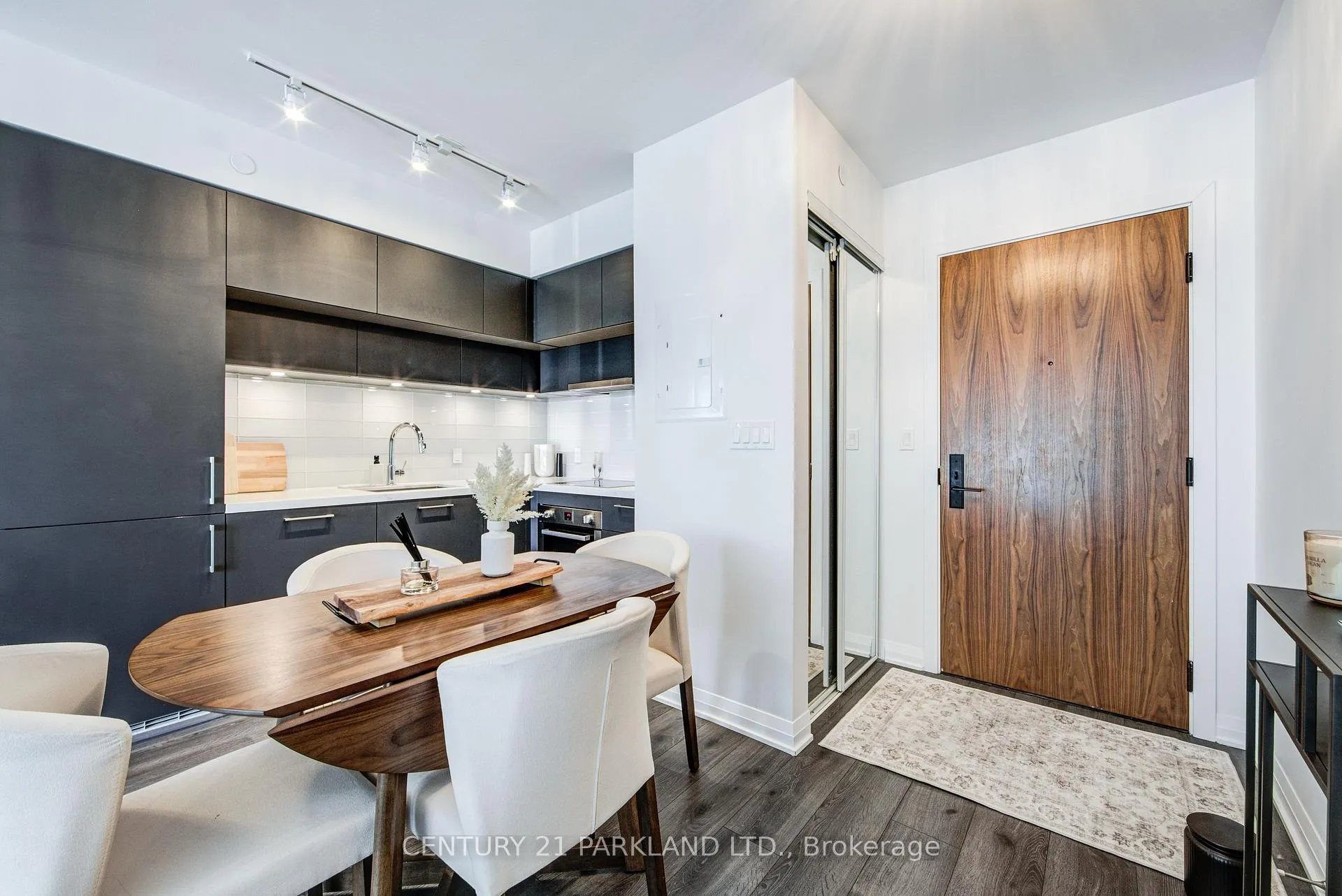 Photo 6 of Unit 1203, 99 Foxbar Road, Toronto, Yonge-St. Clair — HOMEH