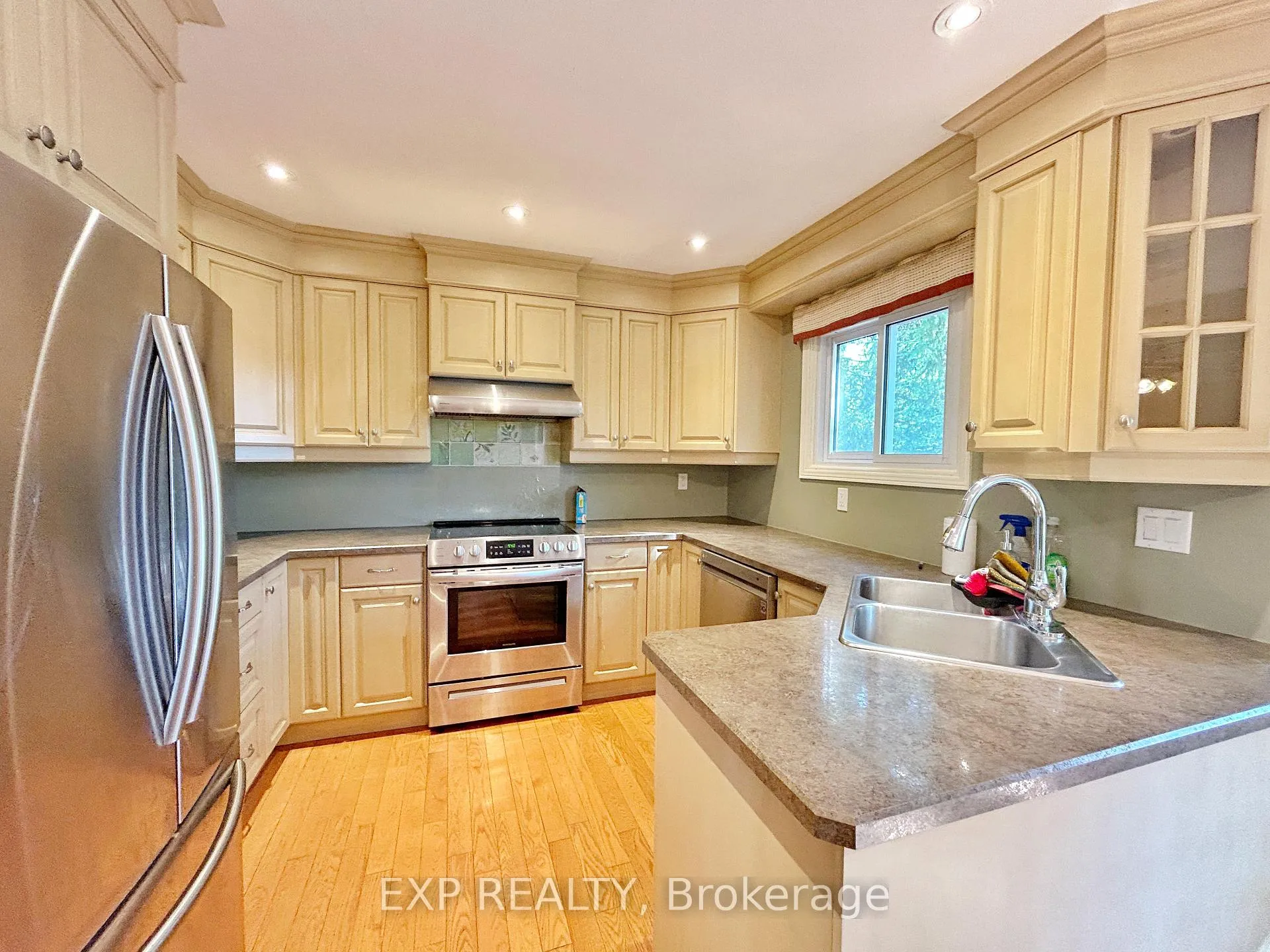 Photo 7 of 23 Haskell Crescent, Aurora, Aurora Highlands — HOMEH