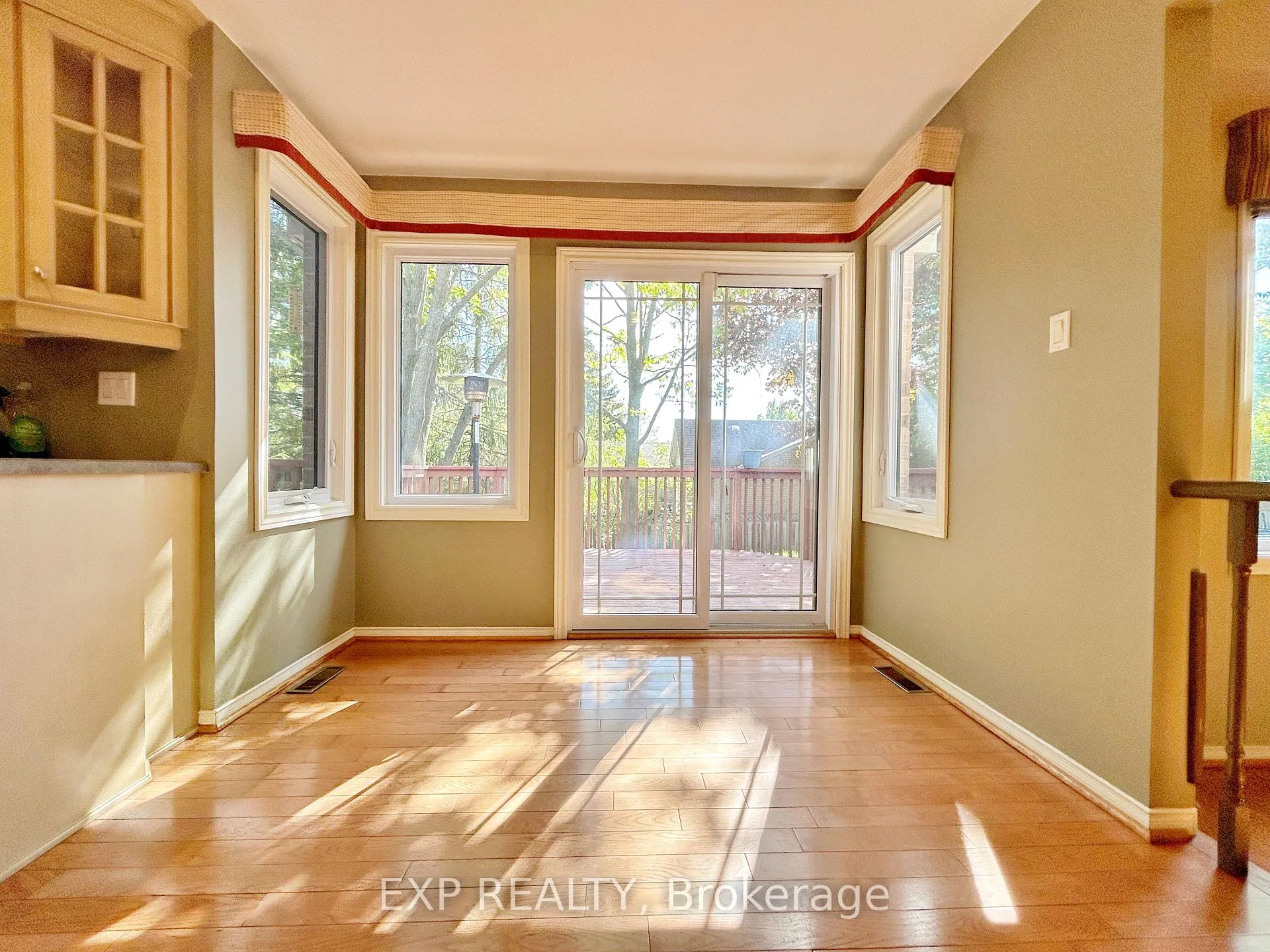 Photo 8 of 23 Haskell Crescent, Aurora, Aurora Highlands — HOMEH