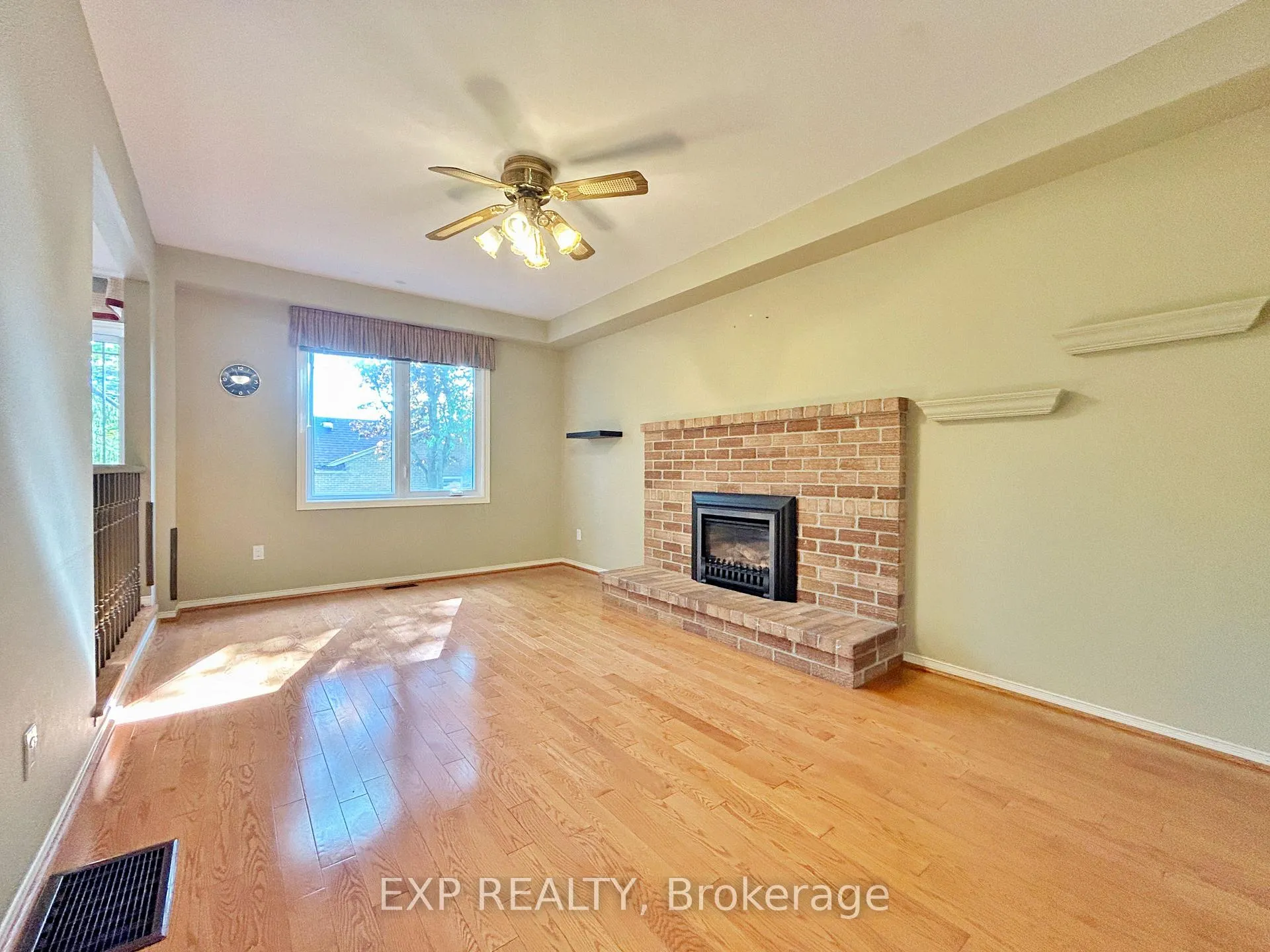 Photo 11 of 23 Haskell Crescent, Aurora, Aurora Highlands — HOMEH