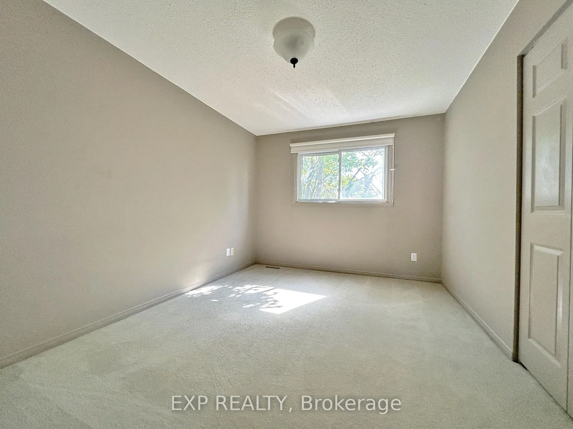 Photo 20 of 23 Haskell Crescent, Aurora, Aurora Highlands — HOMEH