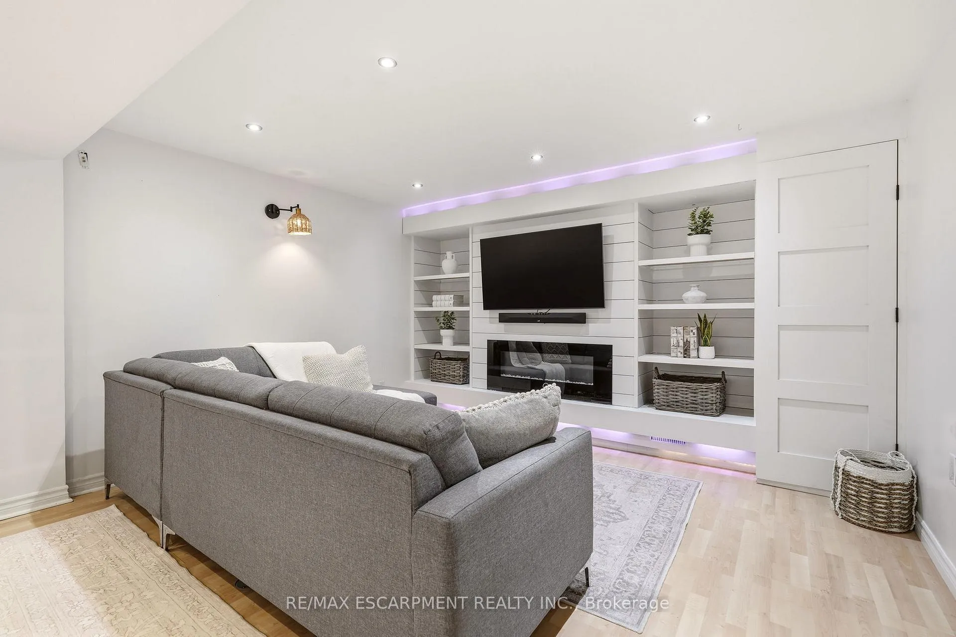 Photo 21 of 329 Plains Road W, Burlington, Bayview — HOMEH