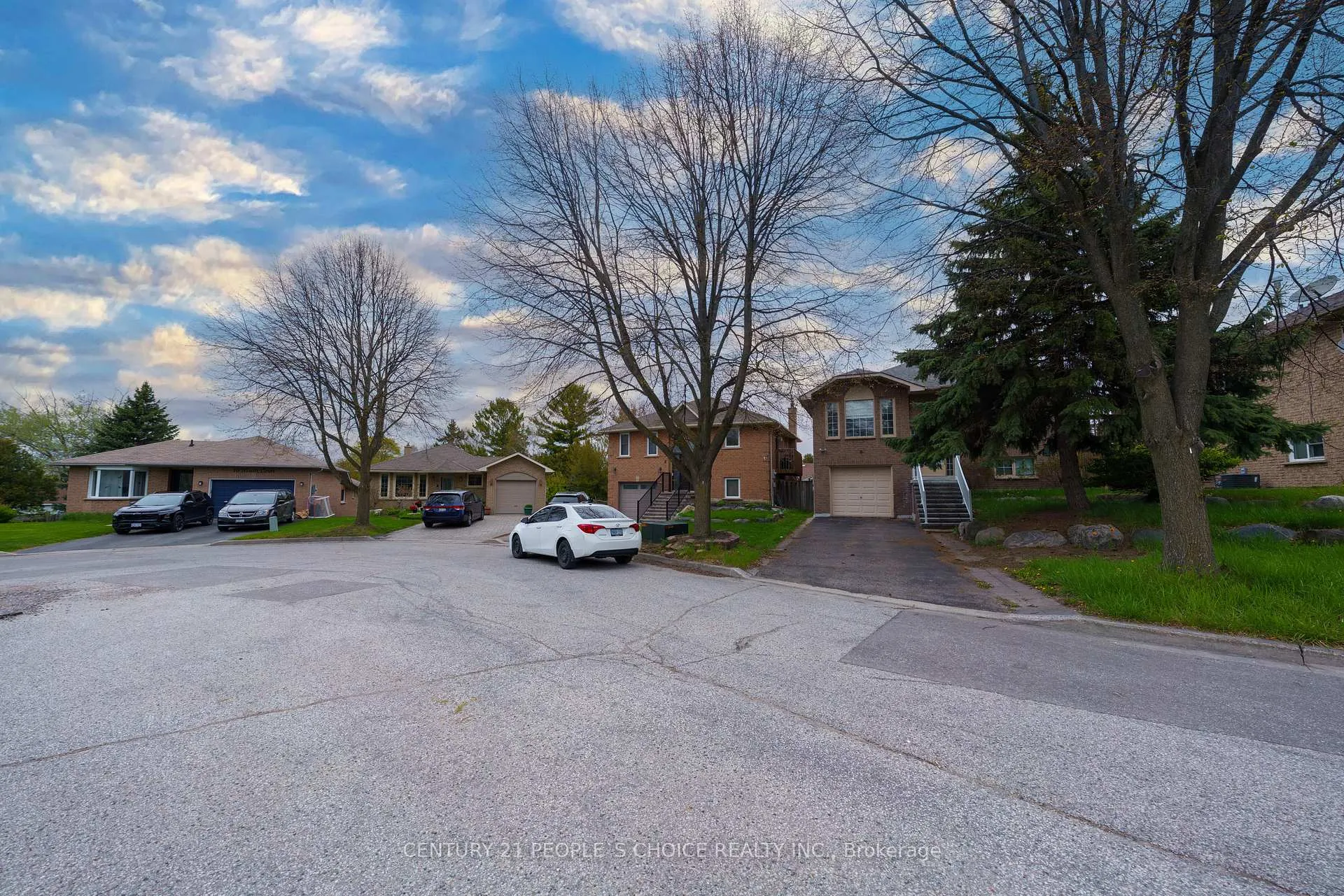 Photo 3 of 4 Hiscox Court, Whitby, Blue Grass Meadows — HOMEH