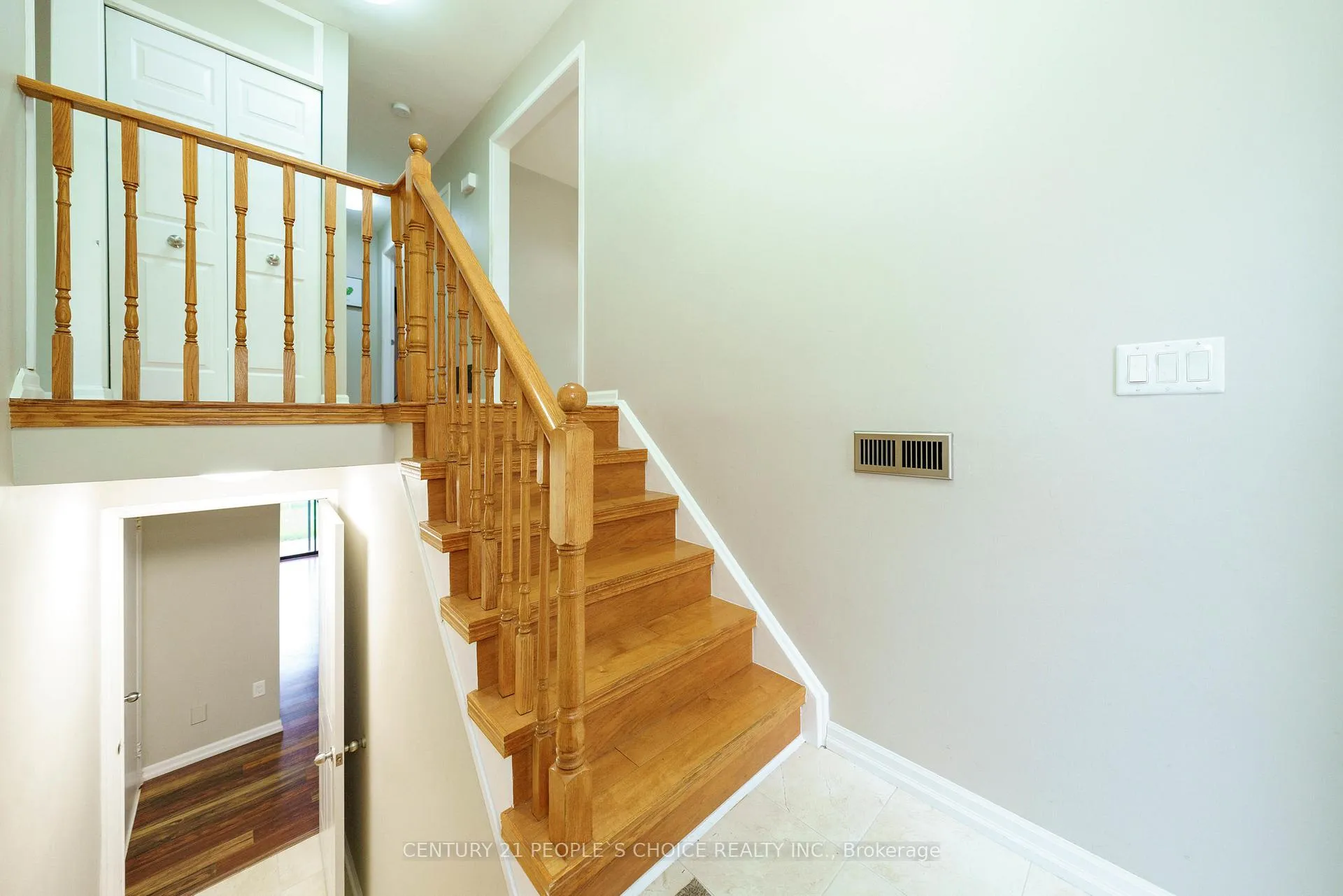 Photo 5 of 4 Hiscox Court, Whitby, Blue Grass Meadows — HOMEH