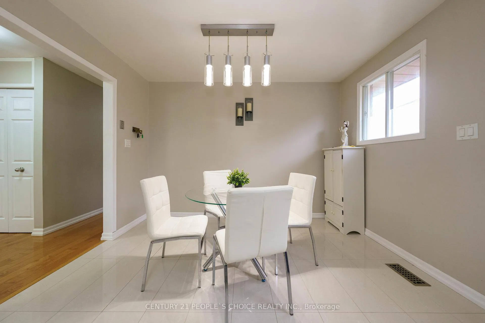 Photo 10 of 4 Hiscox Court, Whitby, Blue Grass Meadows — HOMEH