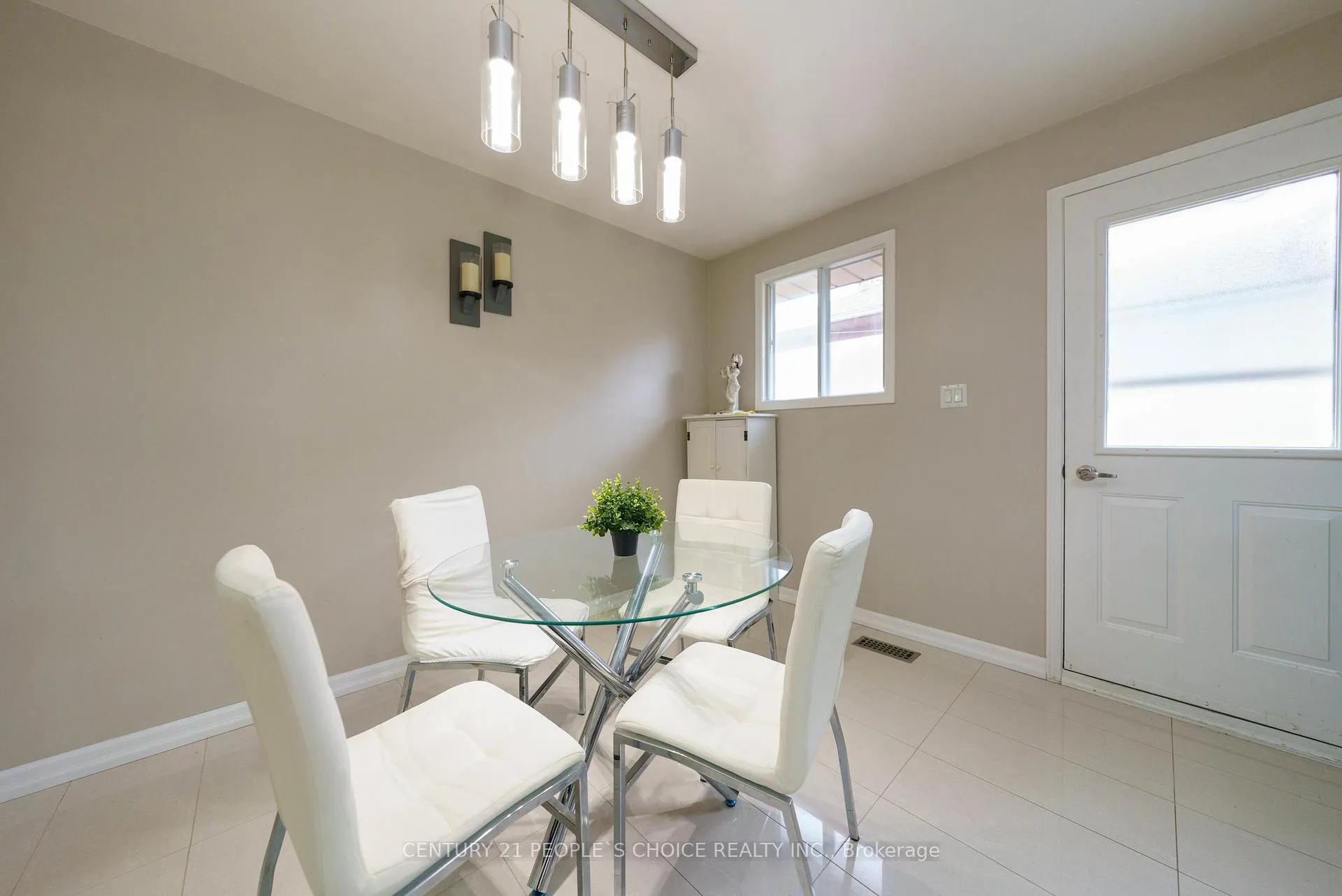 Photo 11 of 4 Hiscox Court, Whitby, Blue Grass Meadows — HOMEH