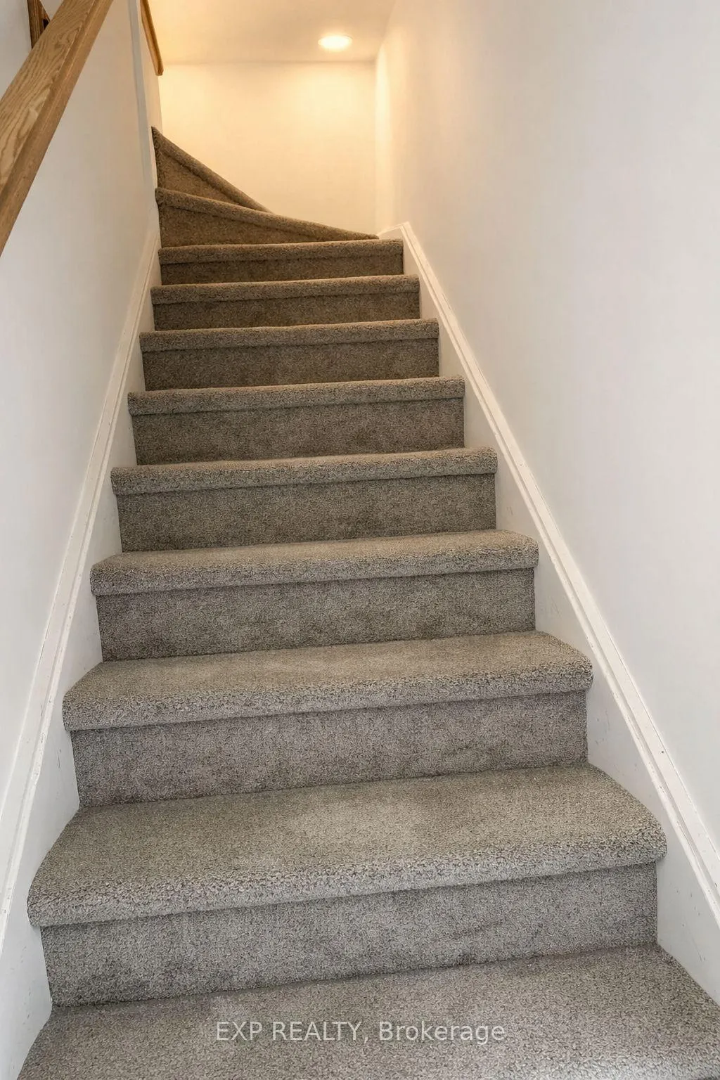 Photo 2 of Unit 304B, 16 Melbourne Avenue, St. Catharines, E. Chester — HOMEH