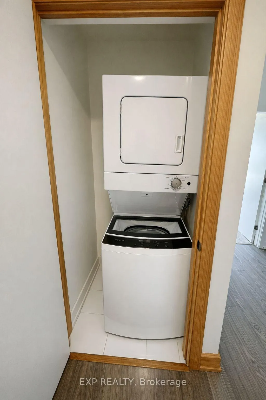 Photo 3 of Unit 304B, 16 Melbourne Avenue, St. Catharines, E. Chester — HOMEH