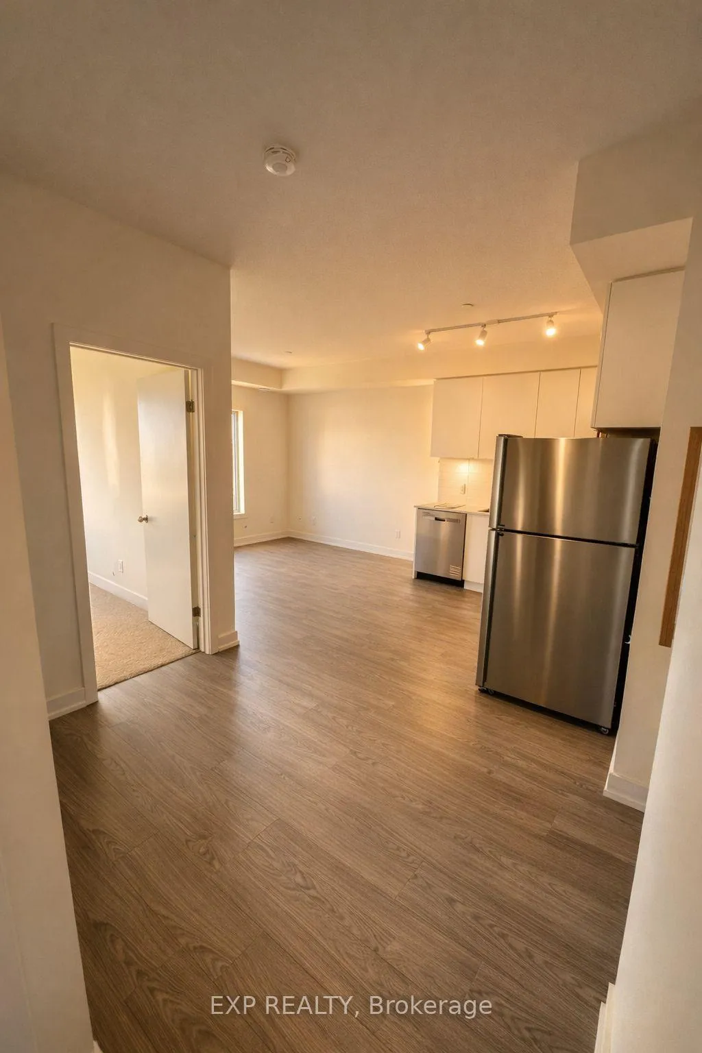 Photo 11 of Unit 304B, 16 Melbourne Avenue, St. Catharines, E. Chester — HOMEH