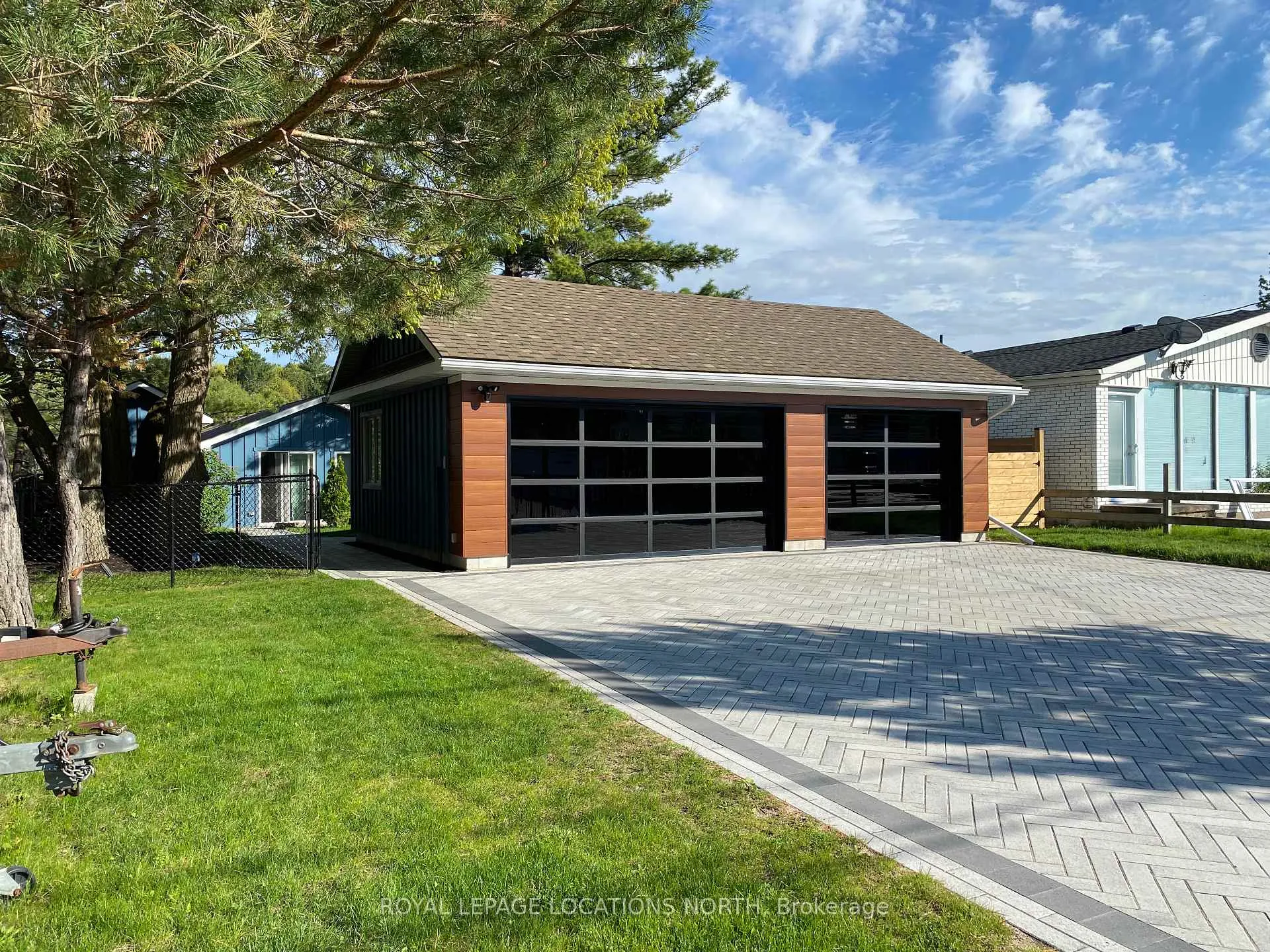 Photo 4 of 807 Mosley Street, Wasaga Beach — HOMEH