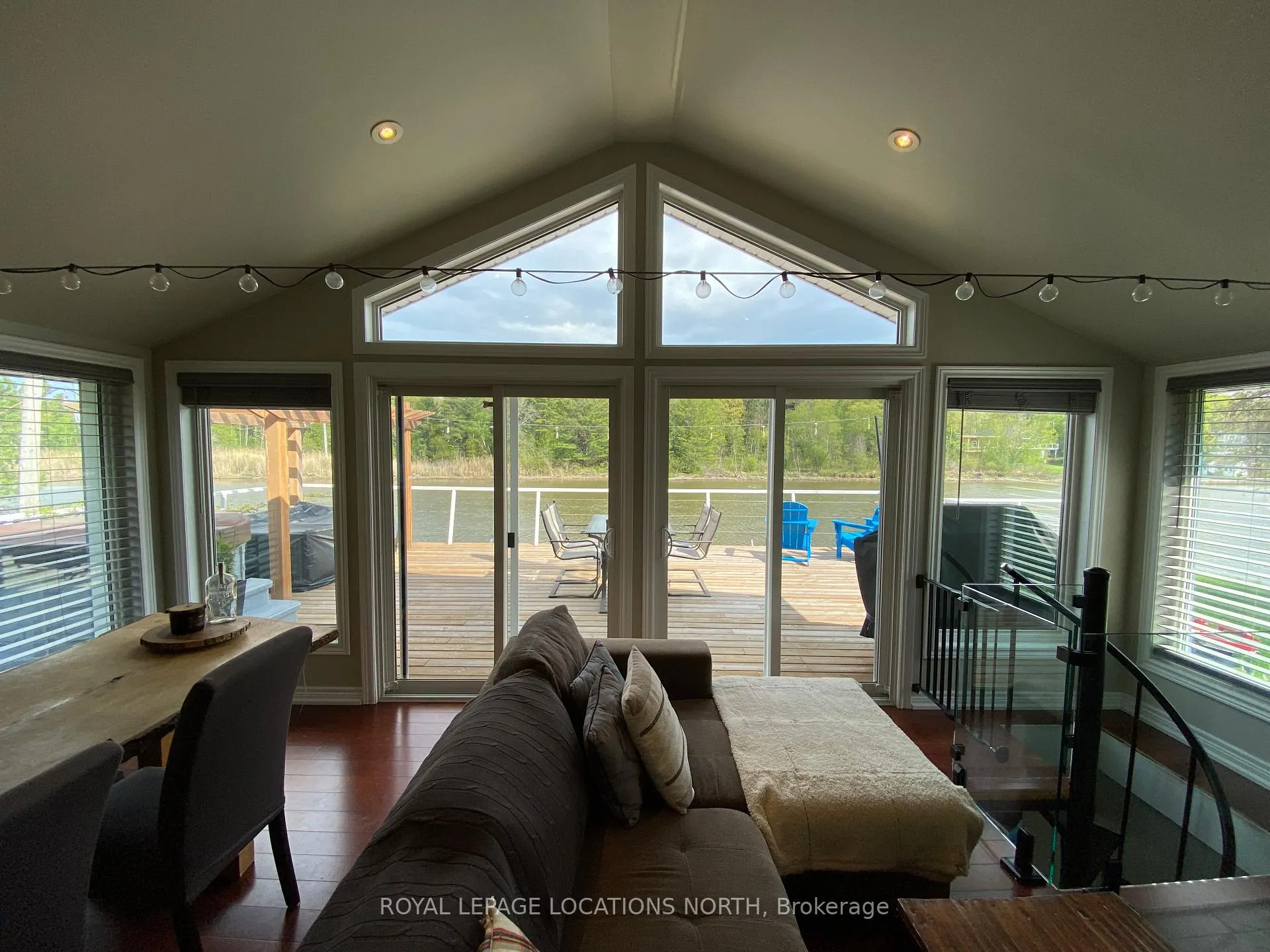 Photo 5 of 807 Mosley Street, Wasaga Beach — HOMEH