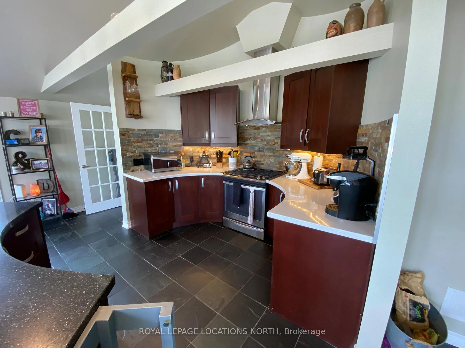 Photo 9 of 807 Mosley Street, Wasaga Beach — HOMEH