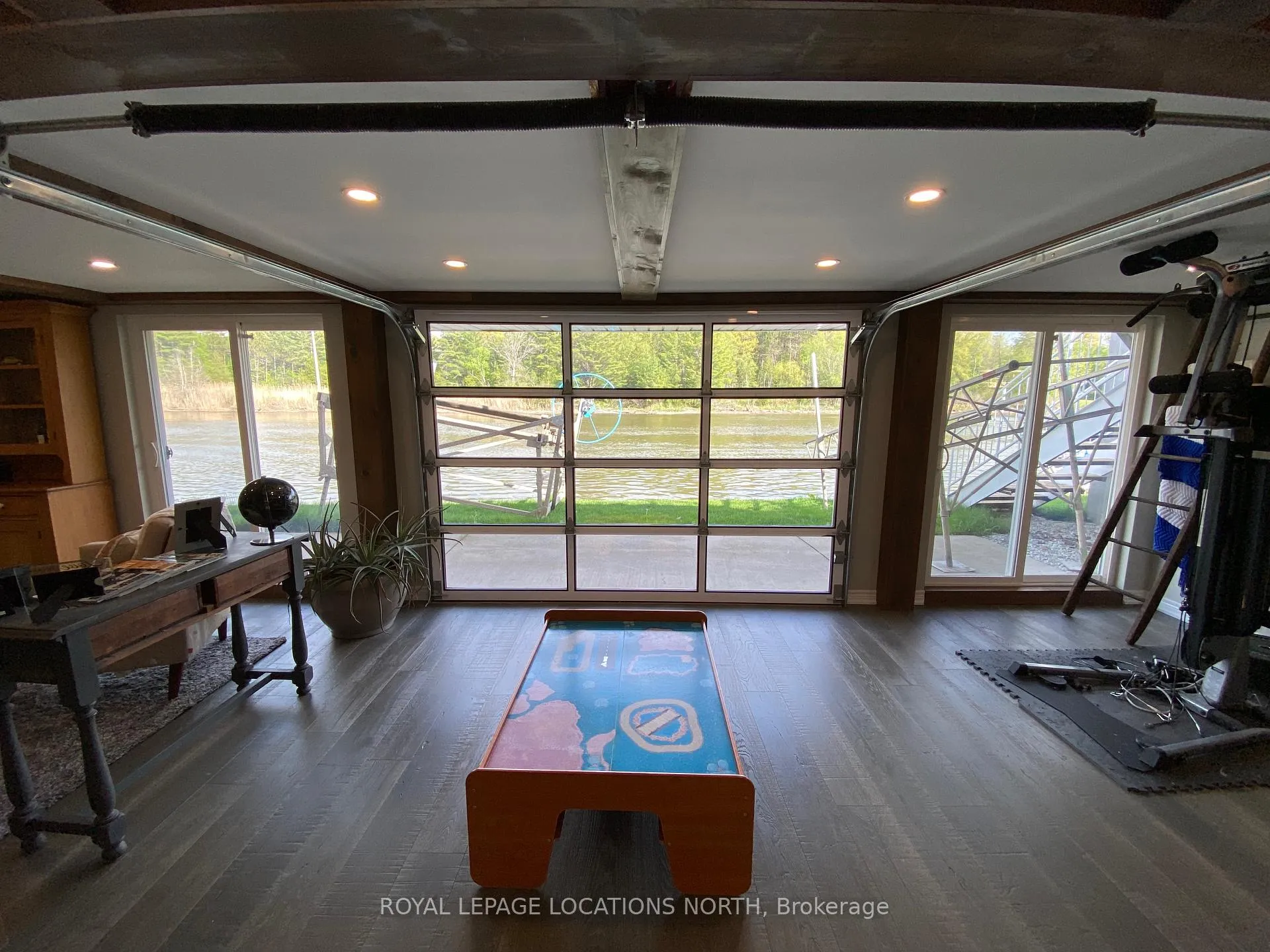 Photo 24 of 807 Mosley Street, Wasaga Beach — HOMEH