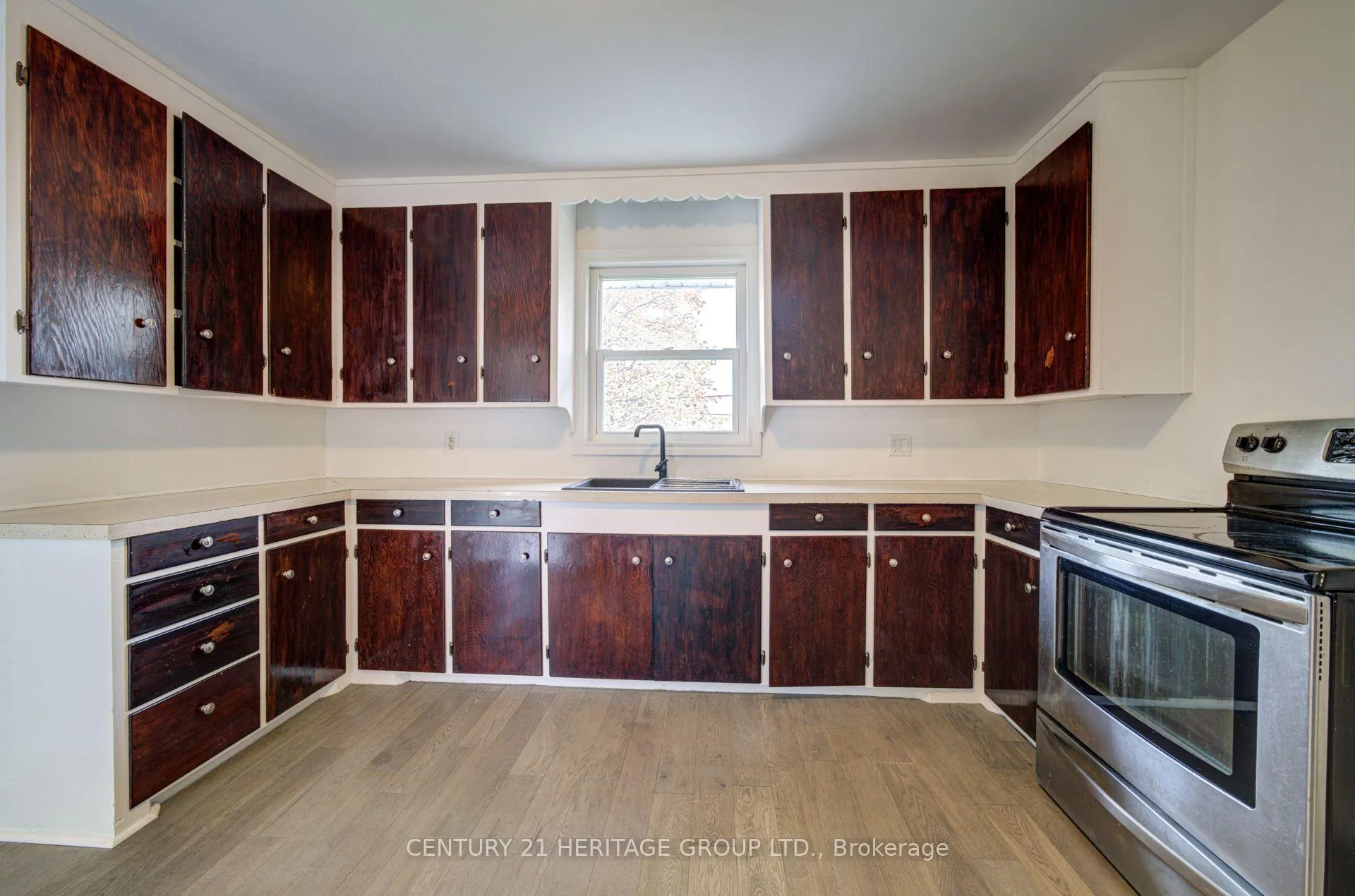 Photo 8 of 1654 Metro Road N, Georgina, Historic Lakeshore Communities — HOMEH