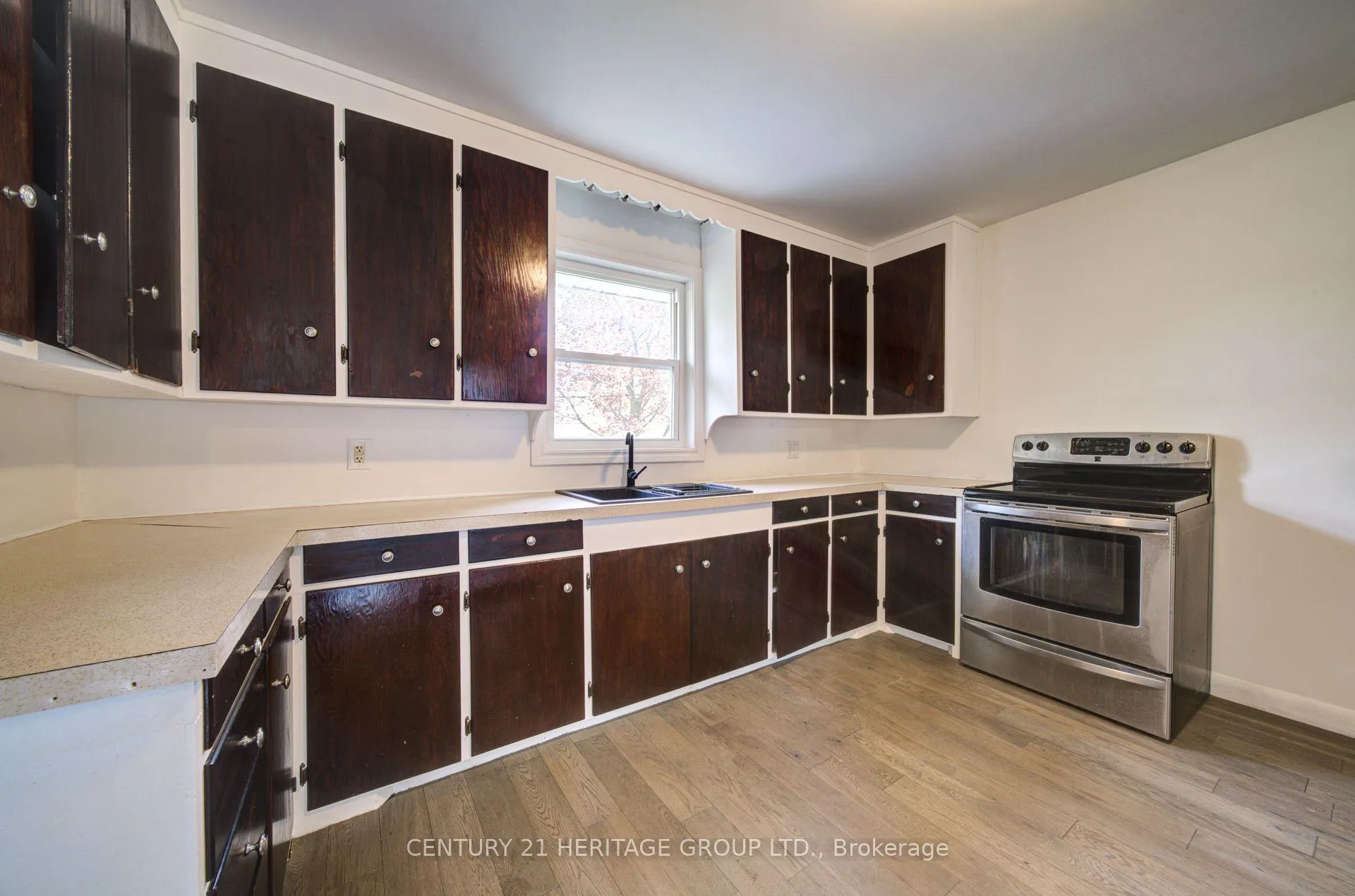 Photo 9 of 1654 Metro Road N, Georgina, Historic Lakeshore Communities — HOMEH