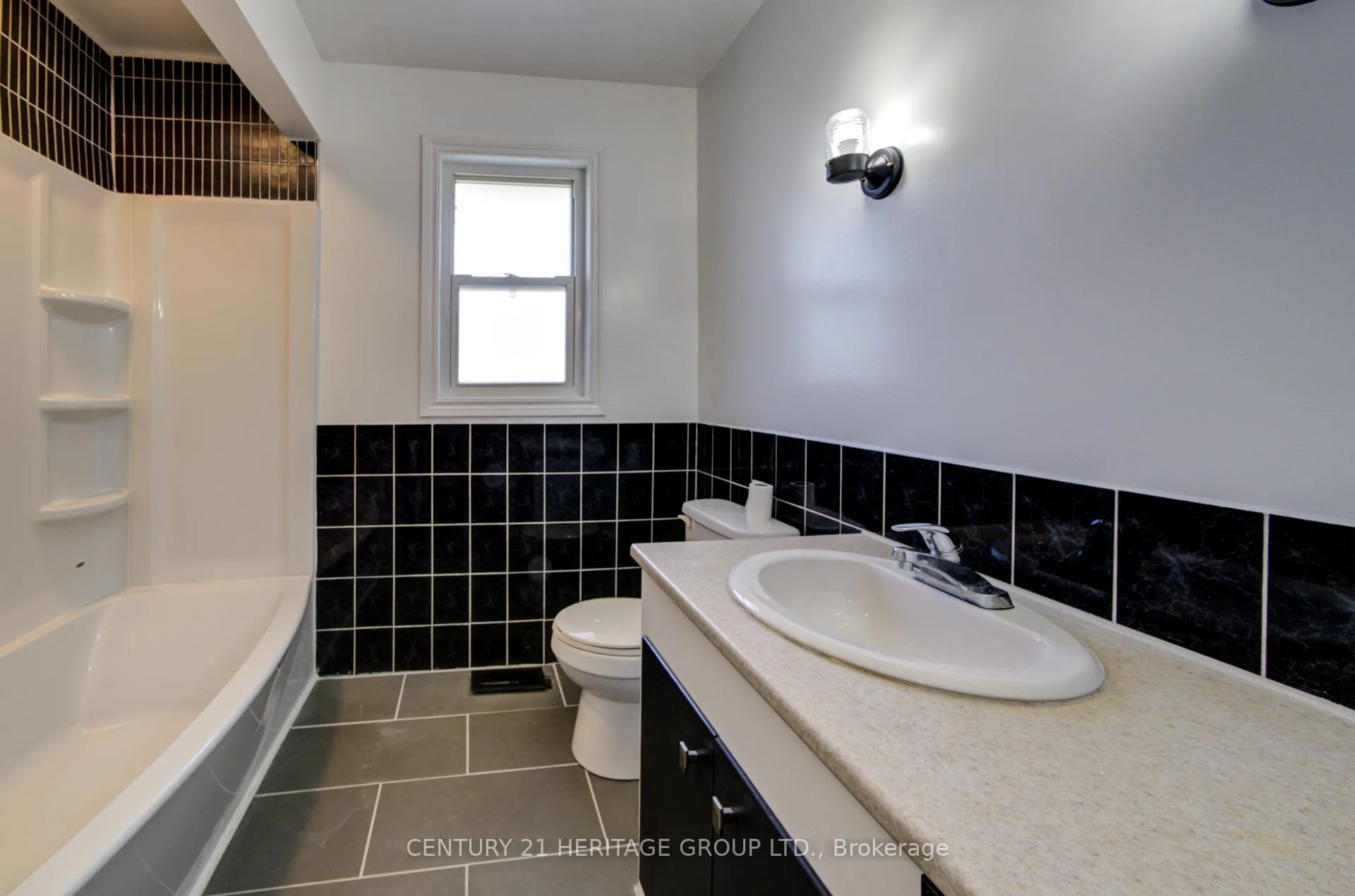 Photo 11 of 1654 Metro Road N, Georgina, Historic Lakeshore Communities — HOMEH