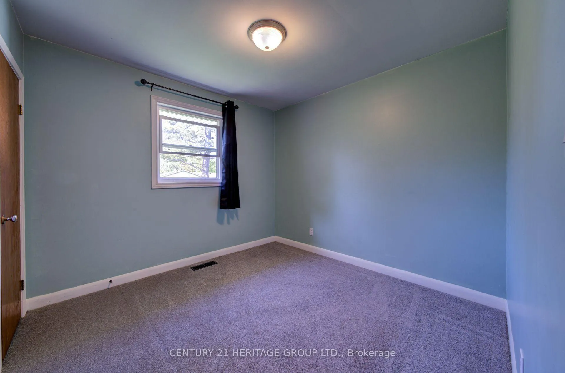 Photo 15 of 1654 Metro Road N, Georgina, Historic Lakeshore Communities — HOMEH