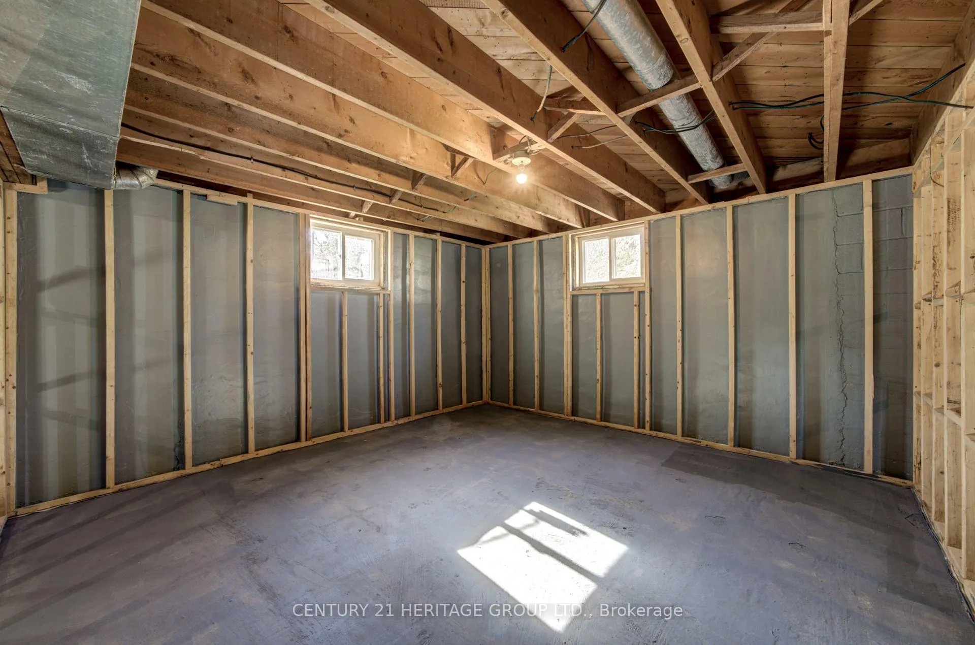 Photo 21 of 1654 Metro Road N, Georgina, Historic Lakeshore Communities — HOMEH