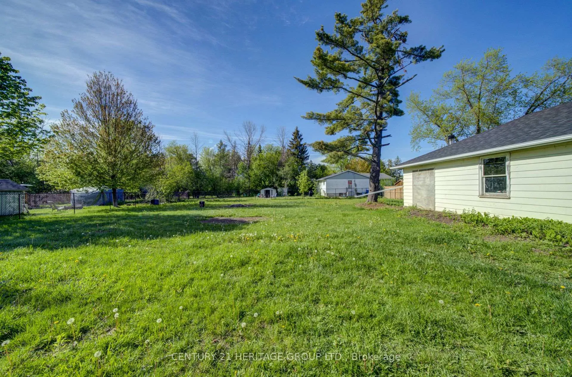 Photo 26 of 1654 Metro Road N, Georgina, Historic Lakeshore Communities — HOMEH