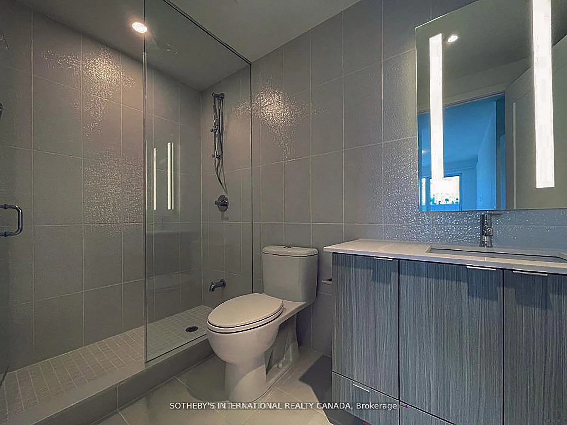 Photo 8 of Unit 4022, 585 Bloor Street E, Toronto, North St. James Town — HOMEH