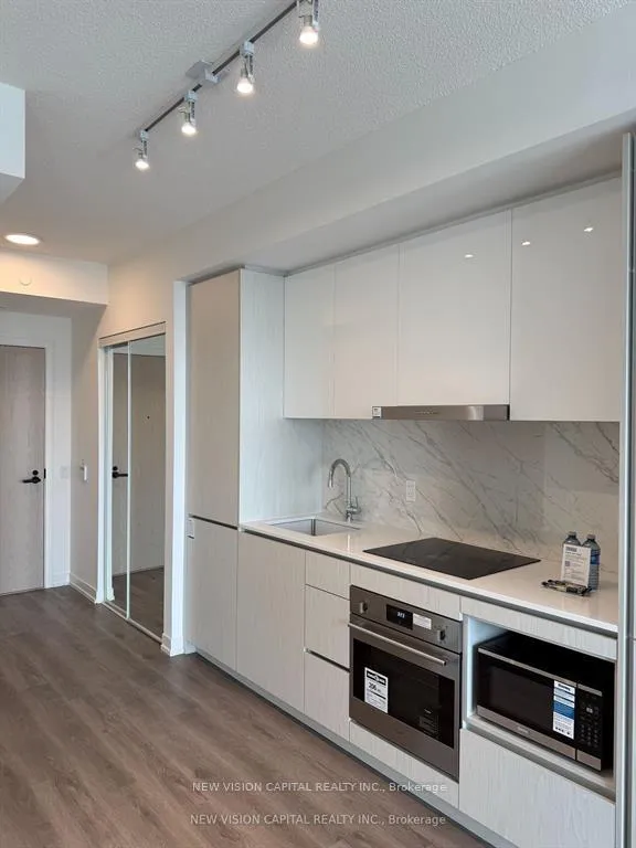 Photo 9 of Unit 1207, 28 Interchange Way, Vaughan, Vaughan Corporate Centre — HOMEH