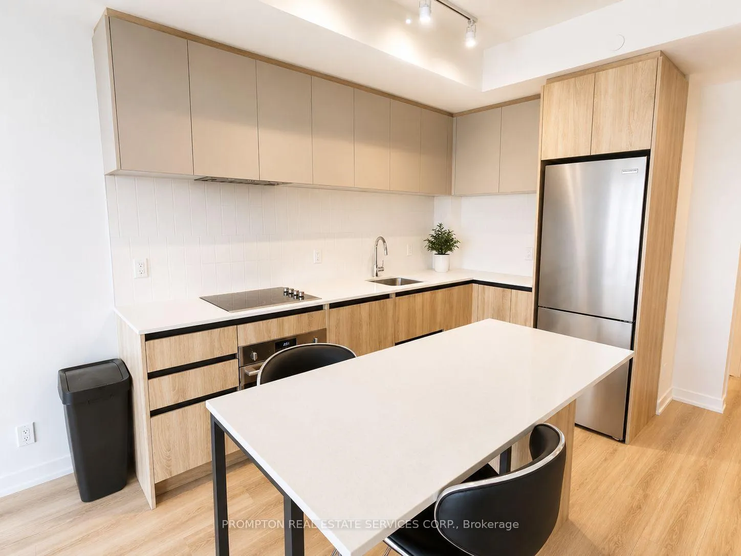 Photo 2 of Unit 813, 7950 Bathurst Street, Vaughan, Beverley Glen — HOMEH