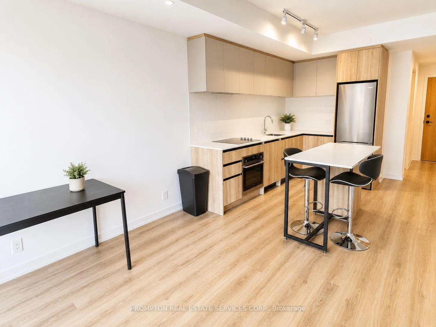 Photo 3 of Unit 813, 7950 Bathurst Street, Vaughan, Beverley Glen — HOMEH