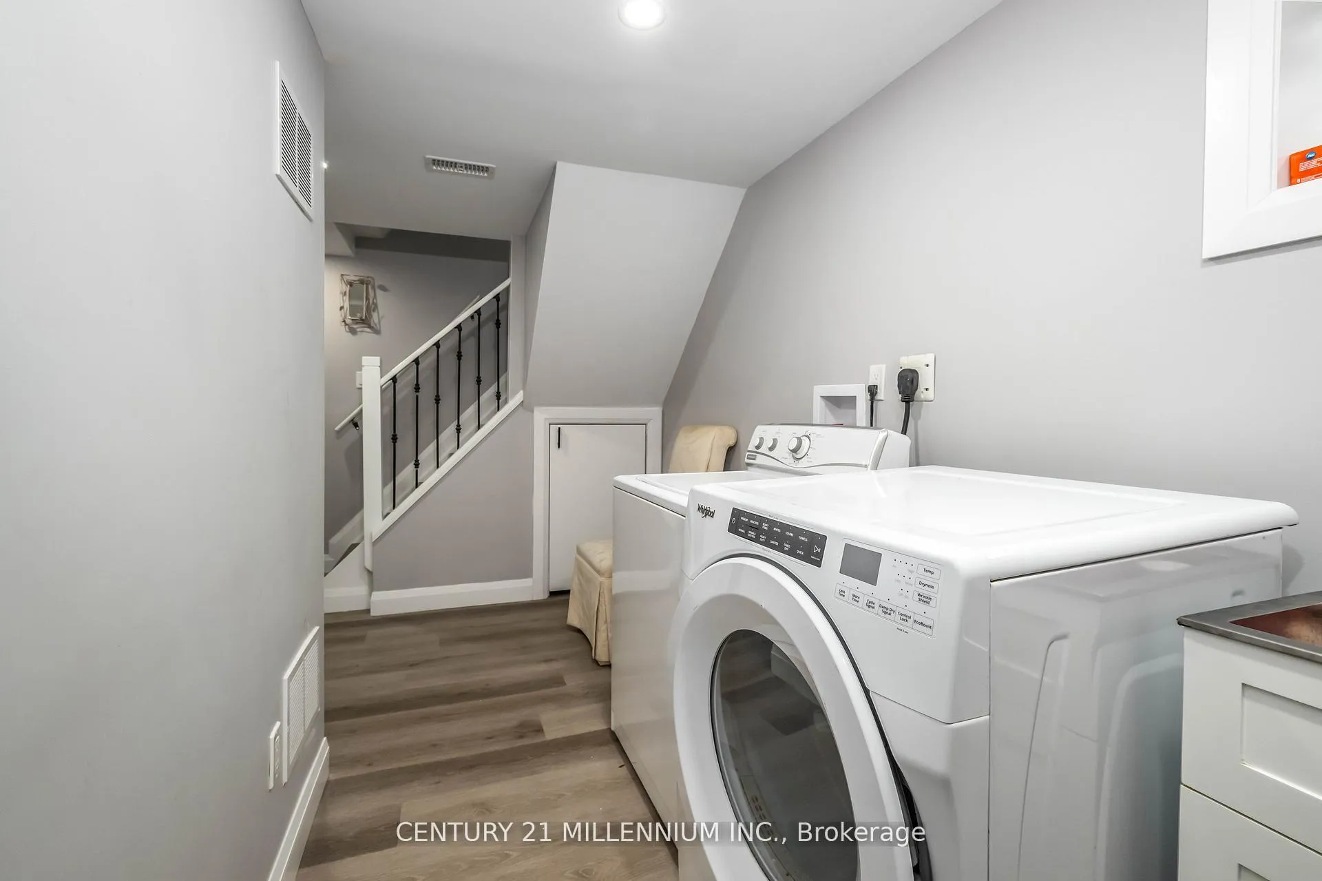 Photo 4 of 67 Coxworth Crescent, Scarborough, Malvern — HOMEH