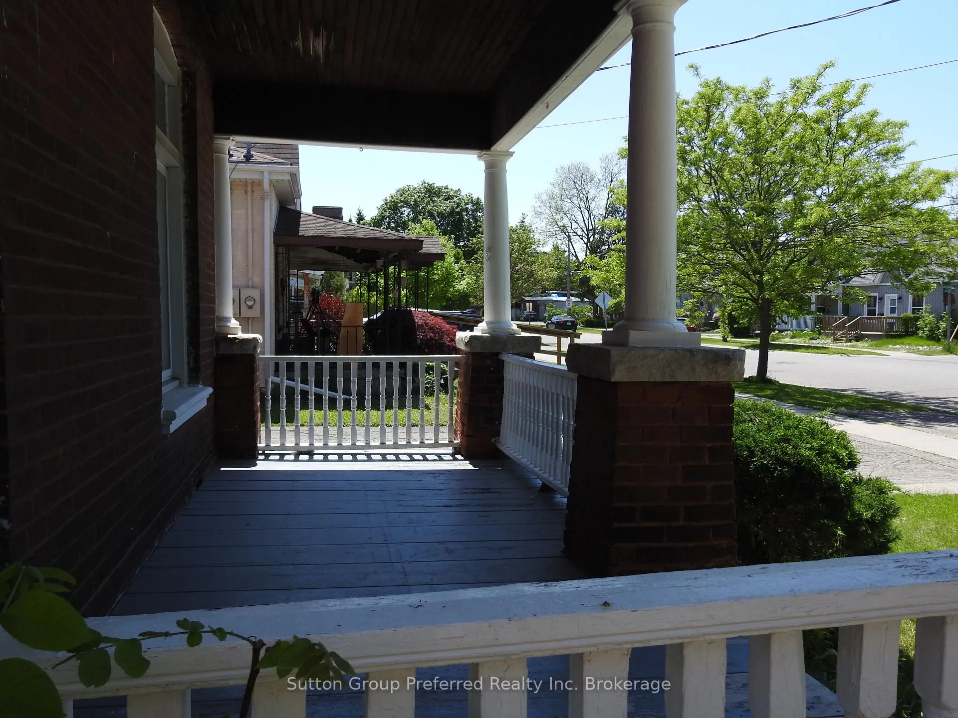 Photo 4 of 89 Grand Street, Brantford — HOMEH