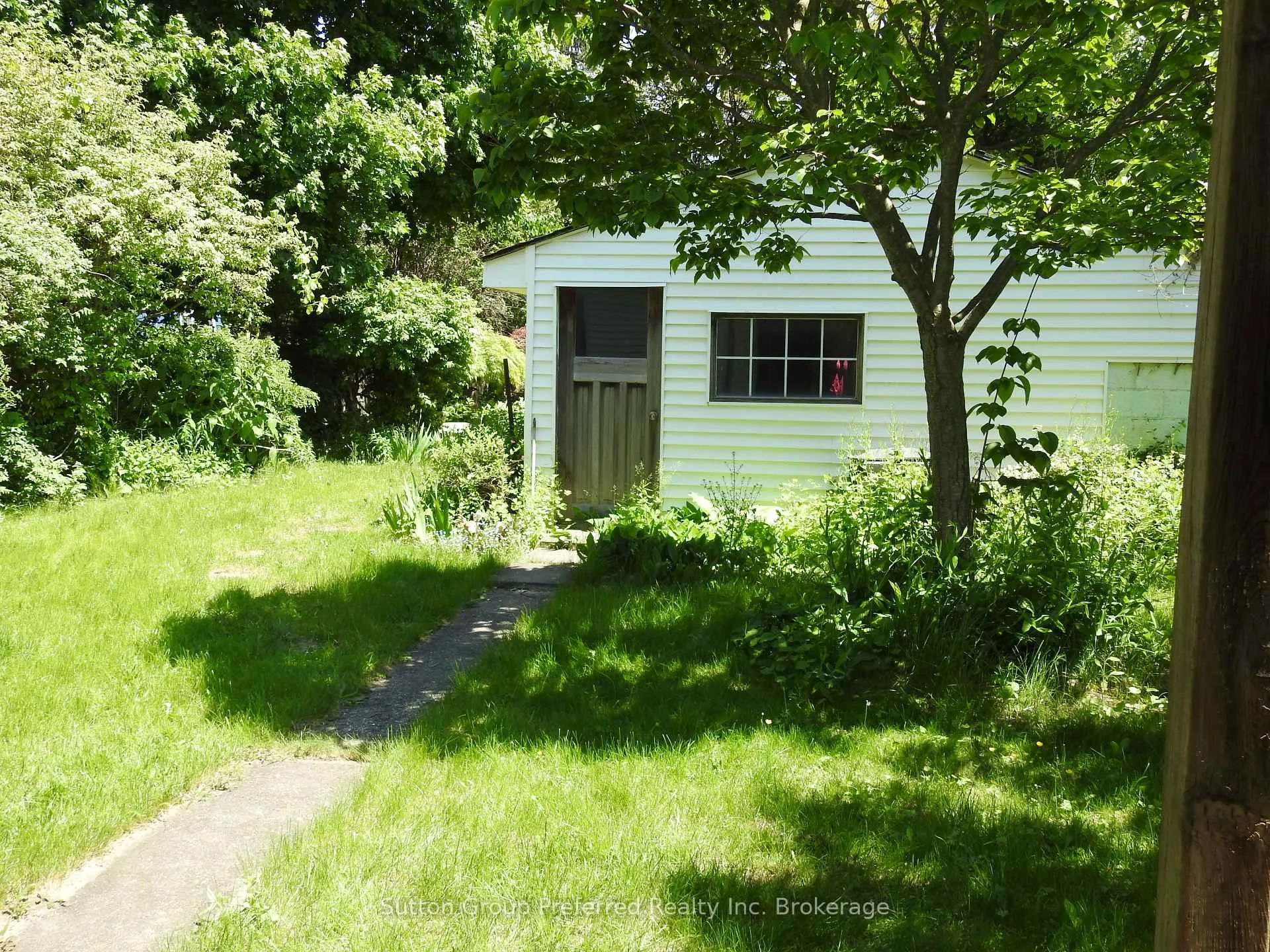 Photo 6 of 89 Grand Street, Brantford — HOMEH