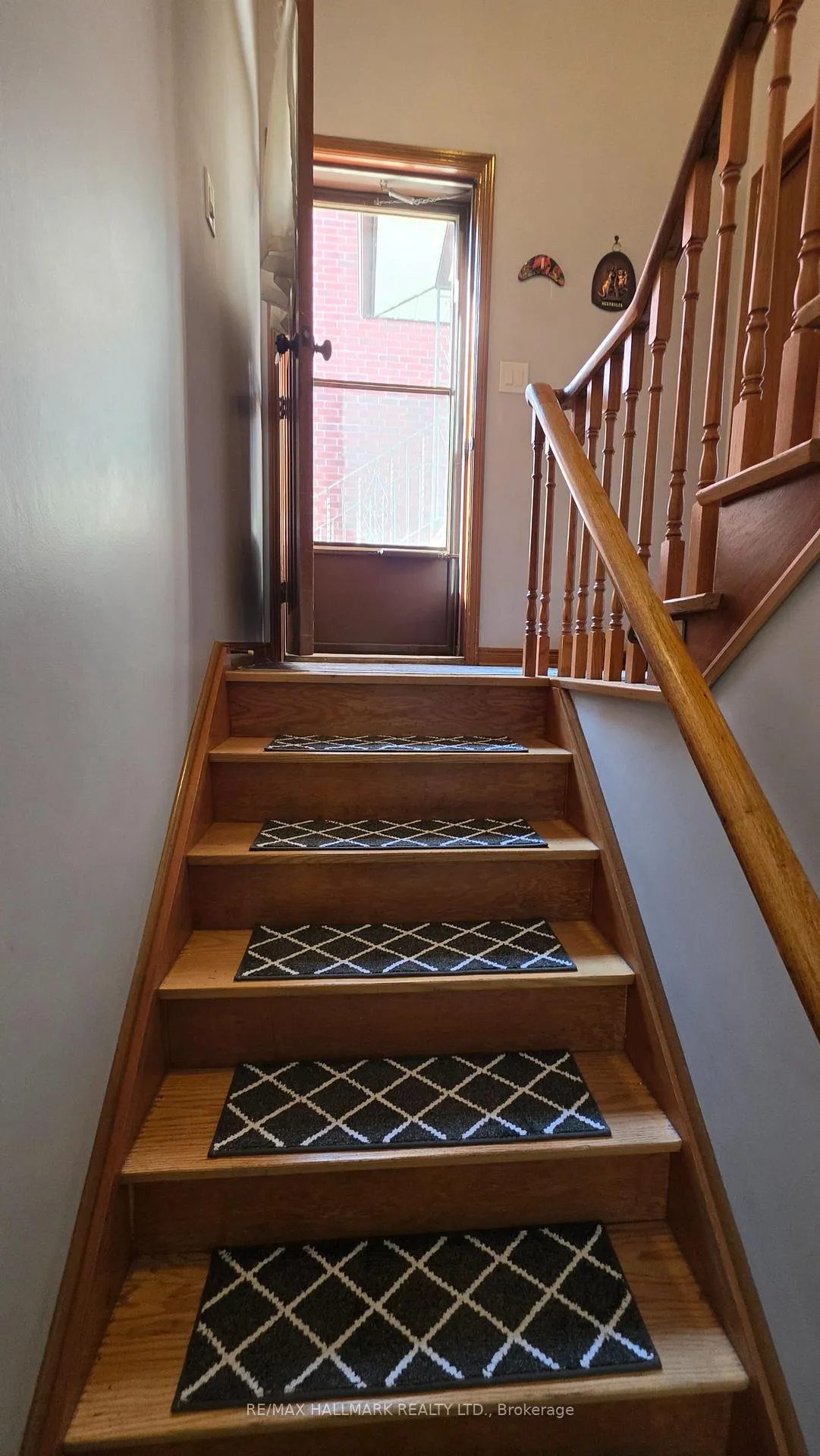 Photo 6 of Unit Lower Level, 110 Milton Street, Etobicoke, Stonegate-Queensway — HOMEH