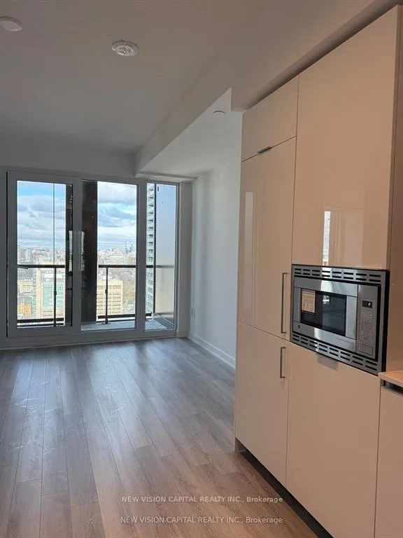 Photo 7 of Unit 3701, 238 Simcoe Street, Toronto, Kensington-Chinatown — HOMEH