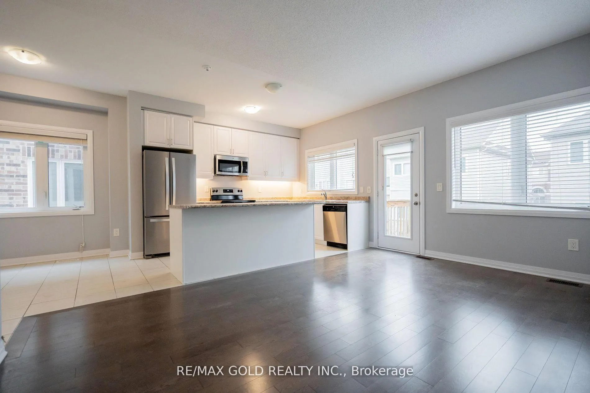 Photo 7 of 4064 Maitland Street, Lincoln, Beamsville — HOMEH