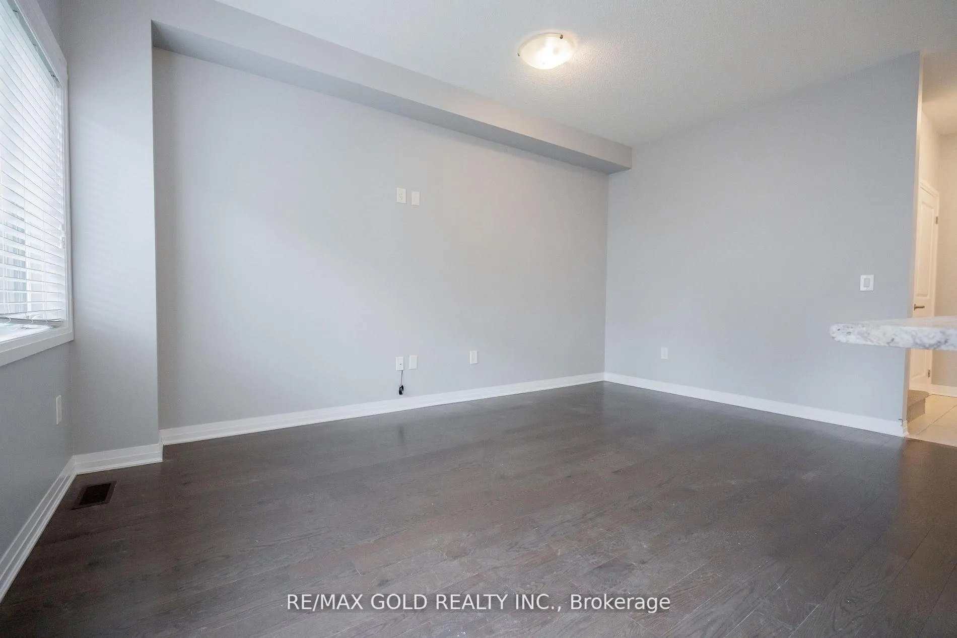 Photo 12 of 4064 Maitland Street, Lincoln, Beamsville — HOMEH