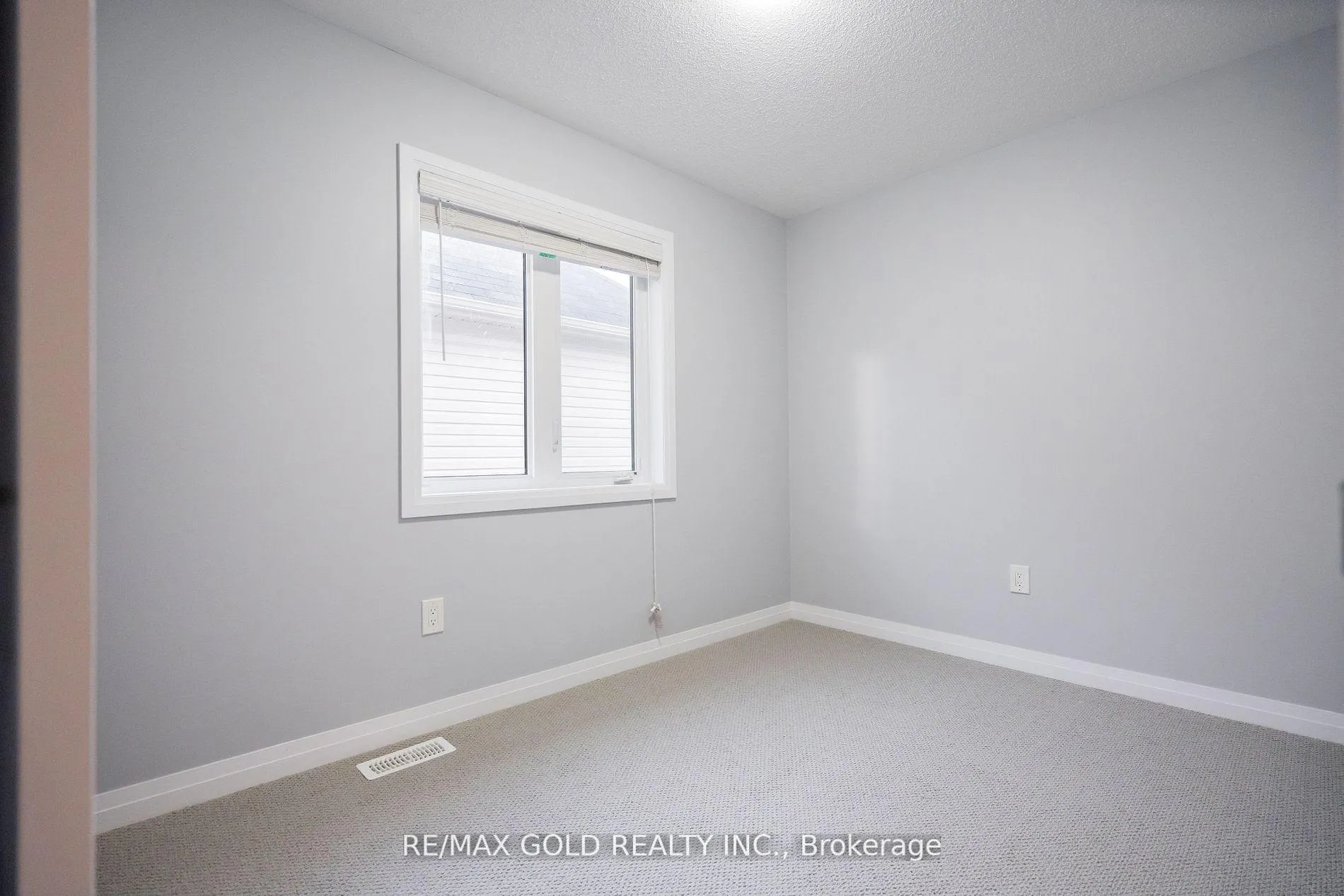 Photo 19 of 4064 Maitland Street, Lincoln, Beamsville — HOMEH
