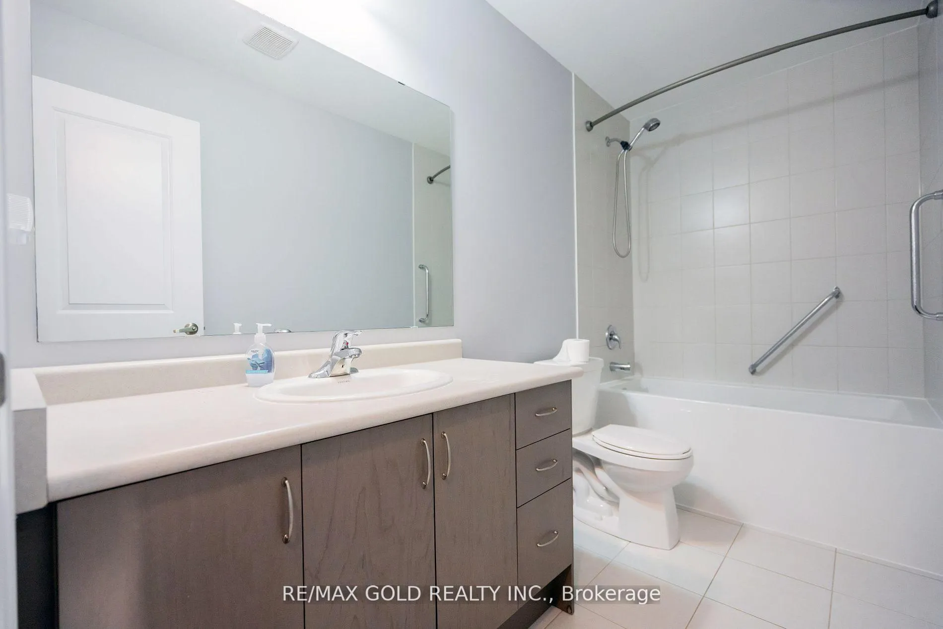 Photo 22 of 4064 Maitland Street, Lincoln, Beamsville — HOMEH