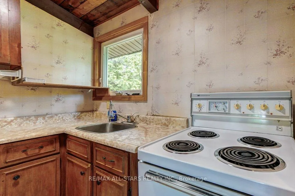 Photo 15 of 39 Creek Drive, Georgina, Pefferlaw — HOMEH