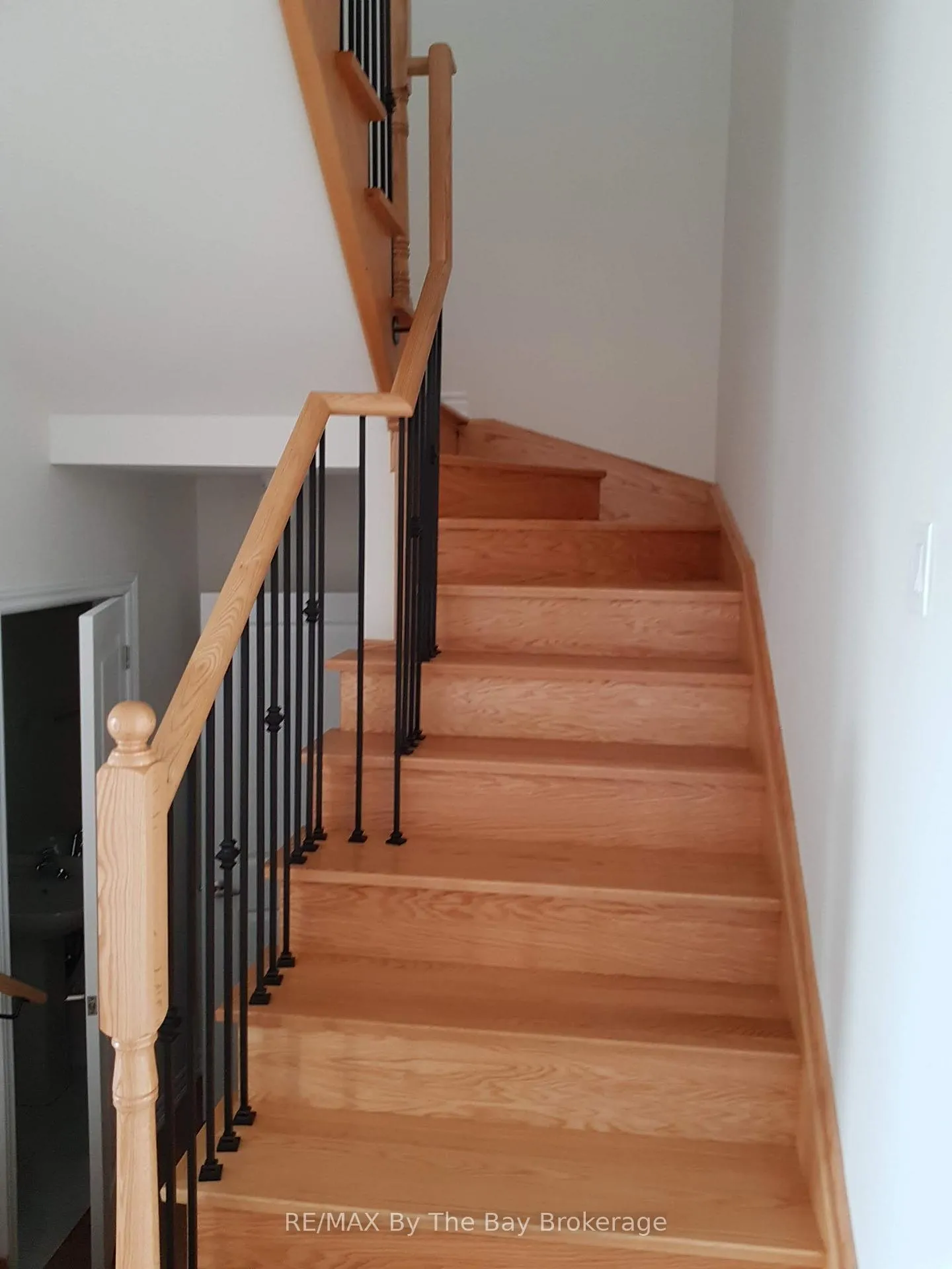 Photo 7 of 162 Allegra Drive, Wasaga Beach — HOMEH