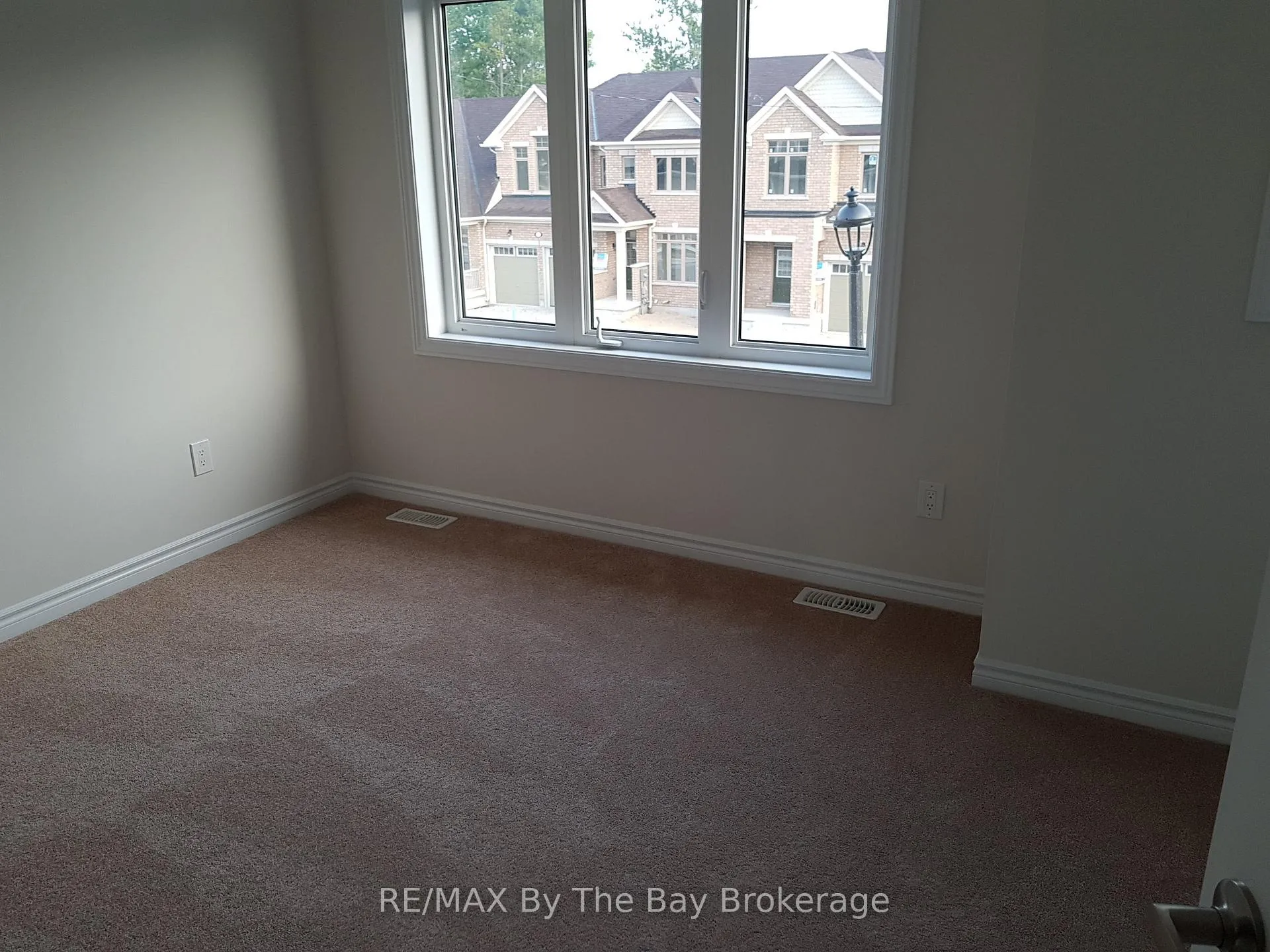 Photo 10 of 162 Allegra Drive, Wasaga Beach — HOMEH