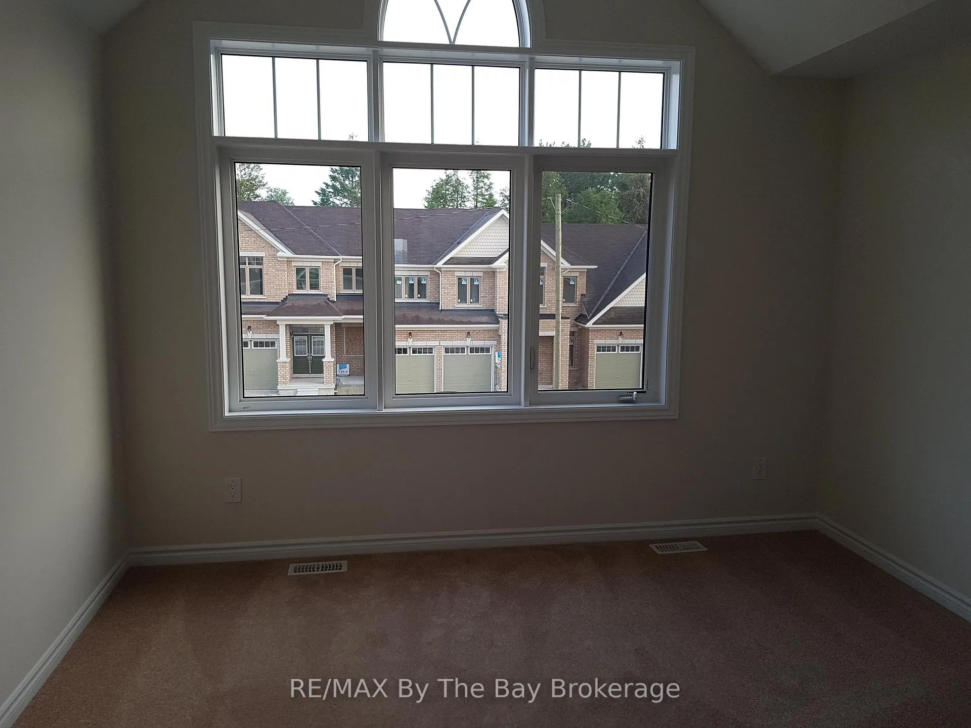 Photo 11 of 162 Allegra Drive, Wasaga Beach — HOMEH