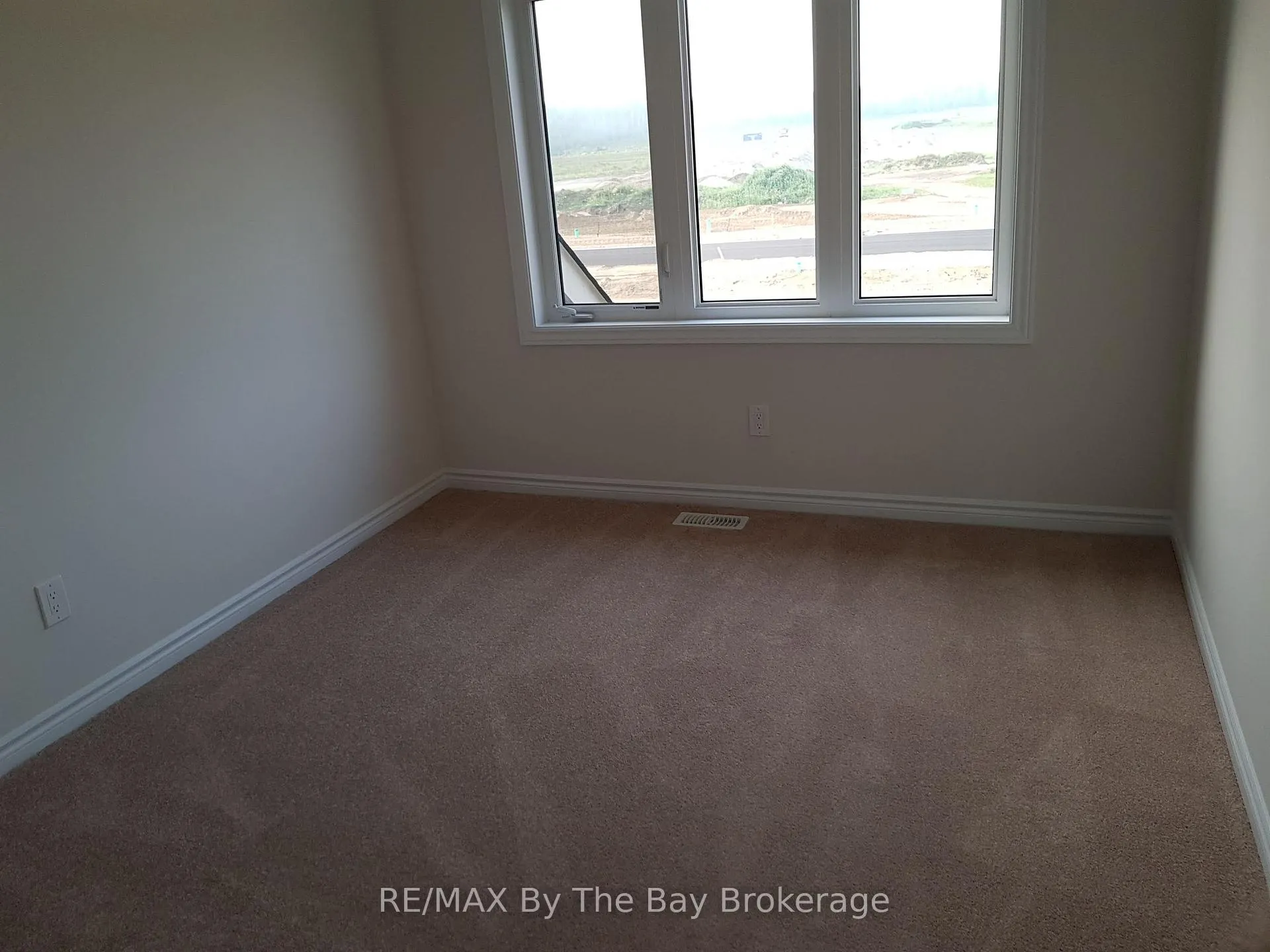 Photo 12 of 162 Allegra Drive, Wasaga Beach — HOMEH