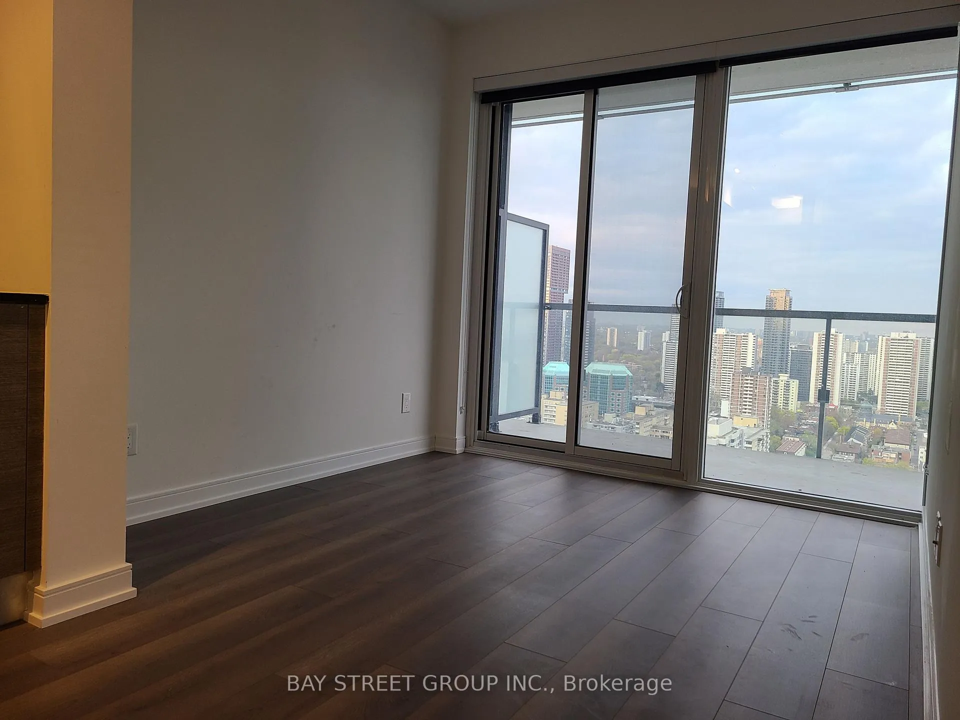 Photo 6 of Unit 3304, 3 Gloucester Street, Toronto, Church-Yonge Corridor — HOMEH