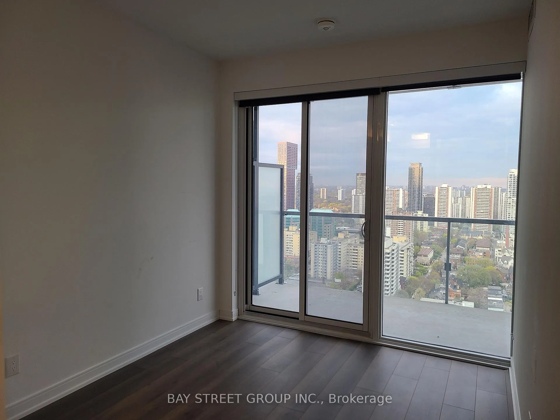 Photo 7 of Unit 3304, 3 Gloucester Street, Toronto, Church-Yonge Corridor — HOMEH