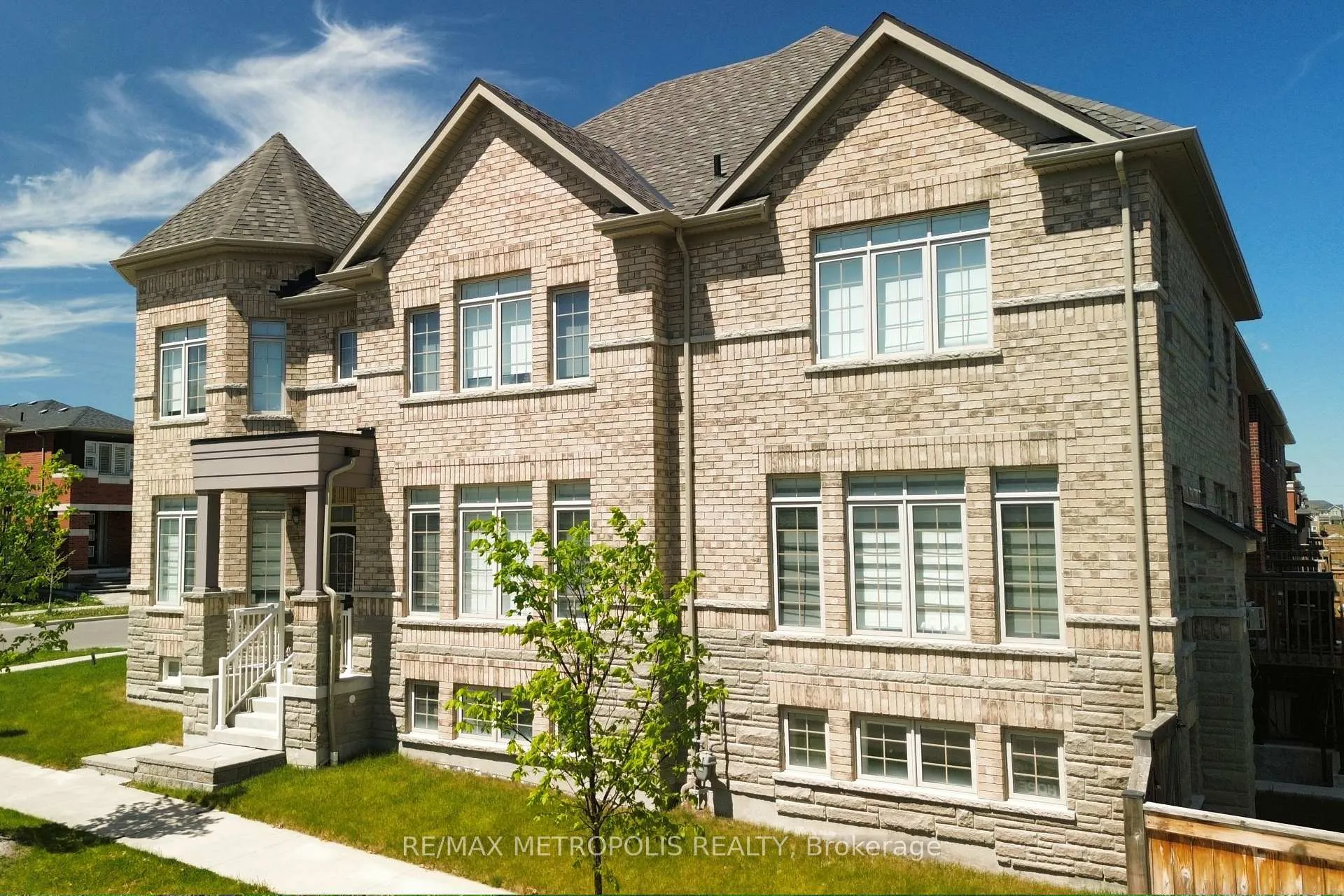 Photo 1 of Unit Bsmt, 2425 Hibiscus Drive, Pickering, Rural Pickering — HOMEH